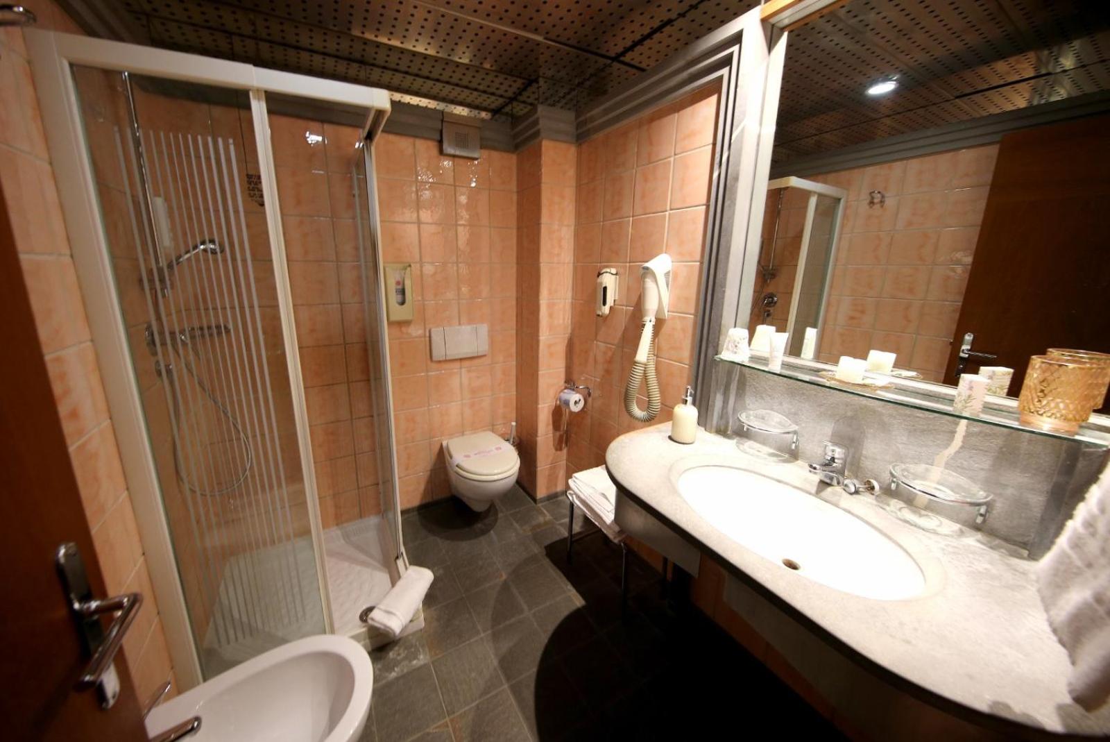 Double or Twin Room - Photo 50