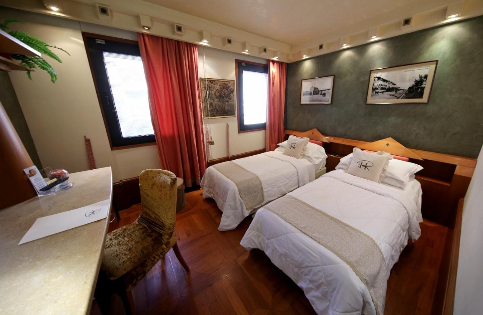 Double or Twin Room - Photo 46