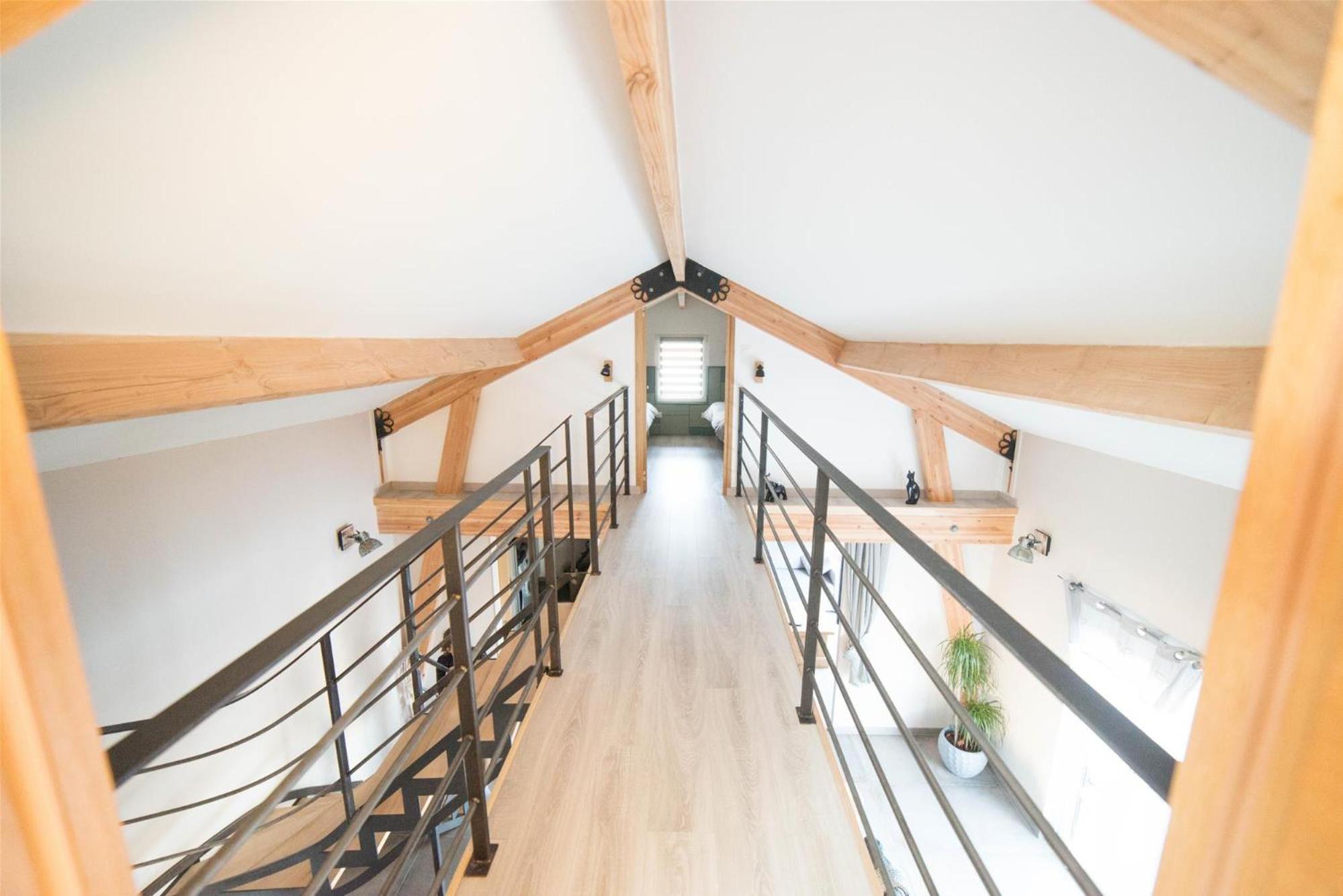 Deluxe Family Suite - Photo 10