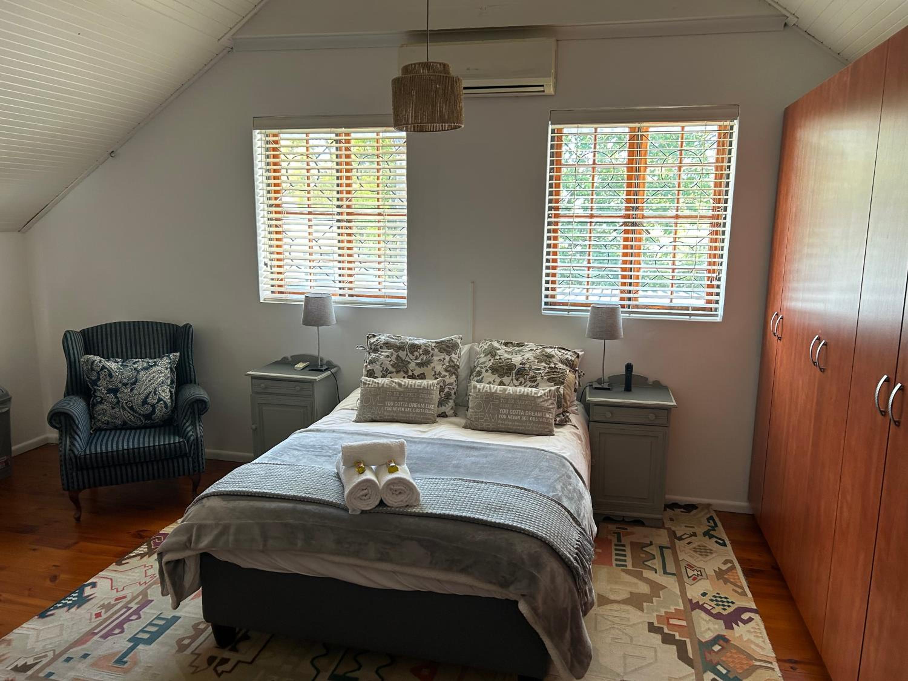 One-Bedroom Apartment - Photo 1