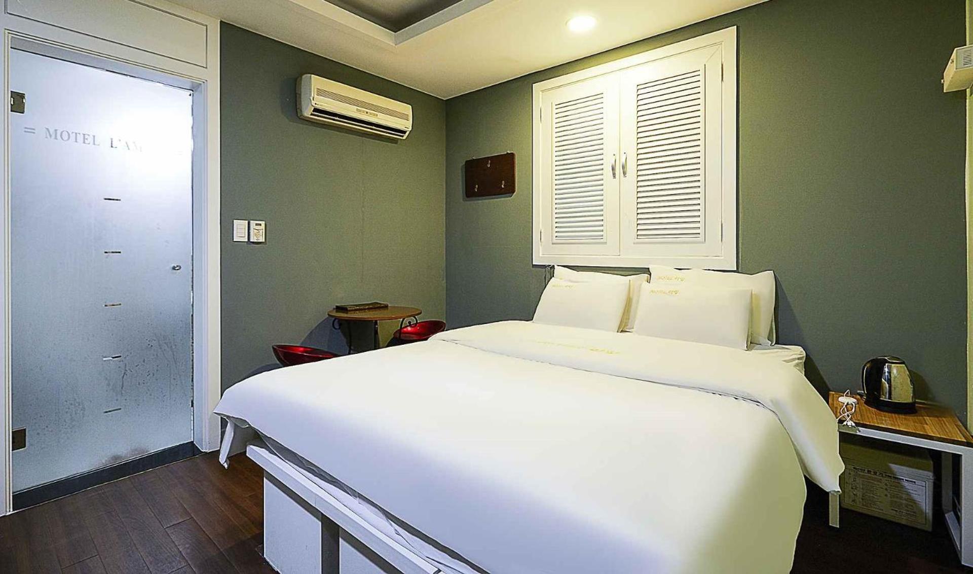 Standard Double Room - Photo 8