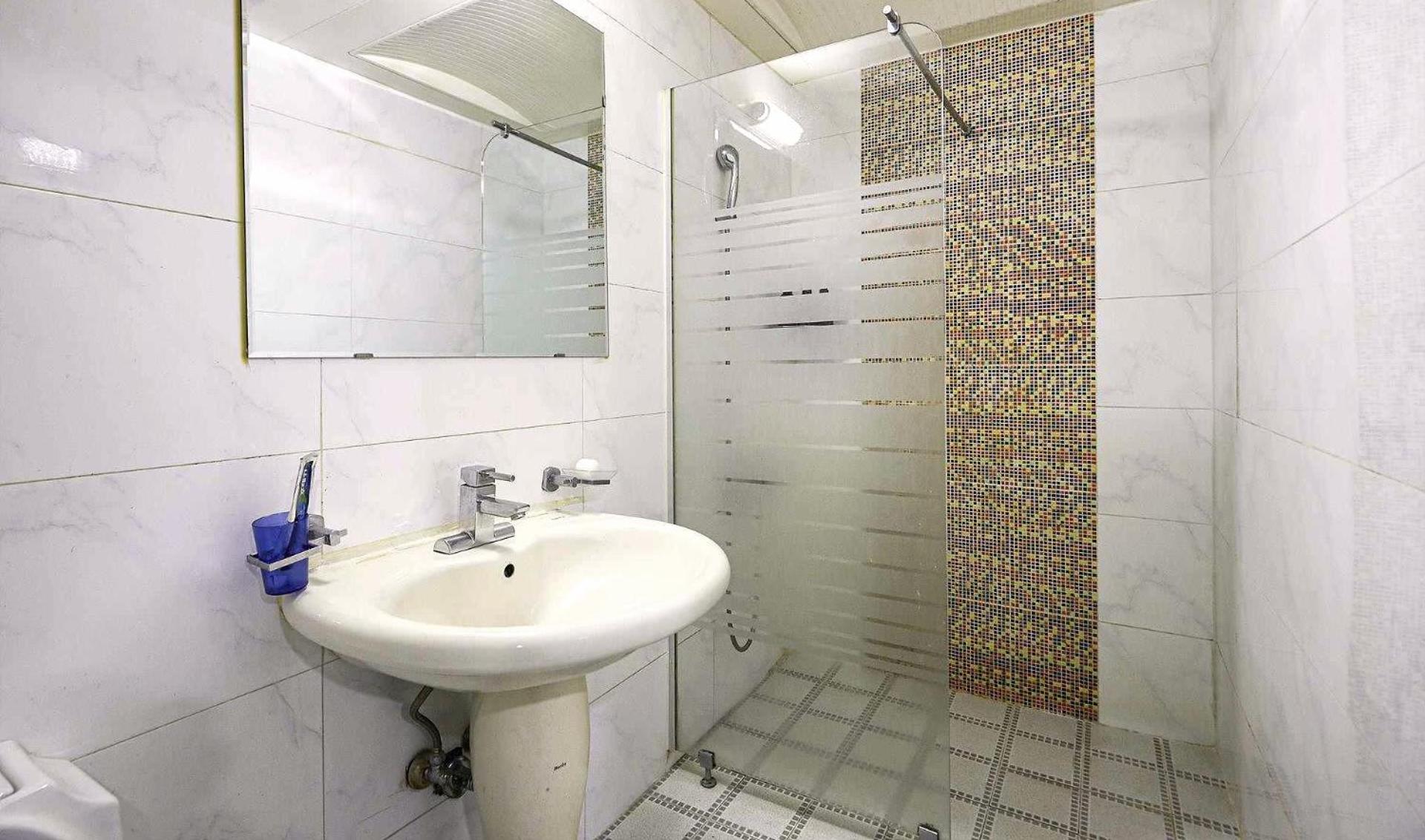 Standard Double Room - Photo 4