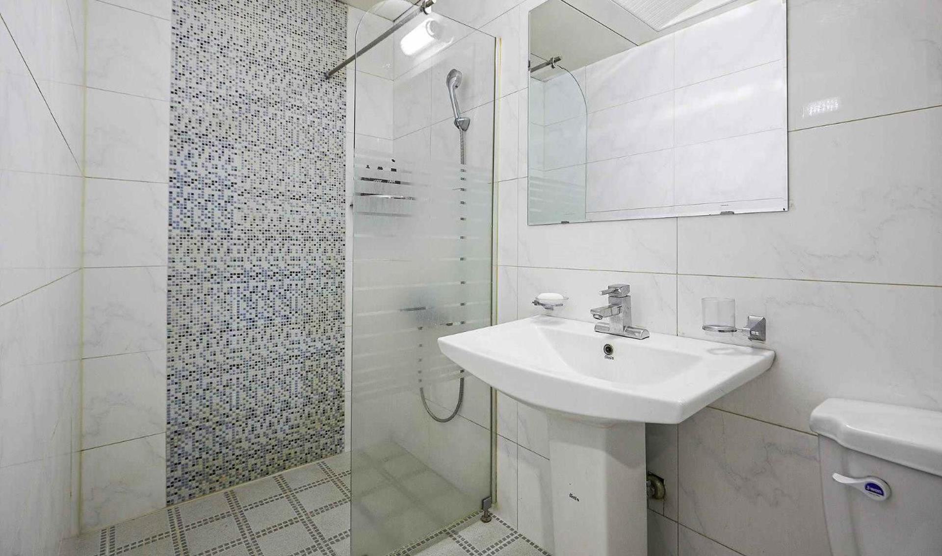 Standard Double Room - Photo 5