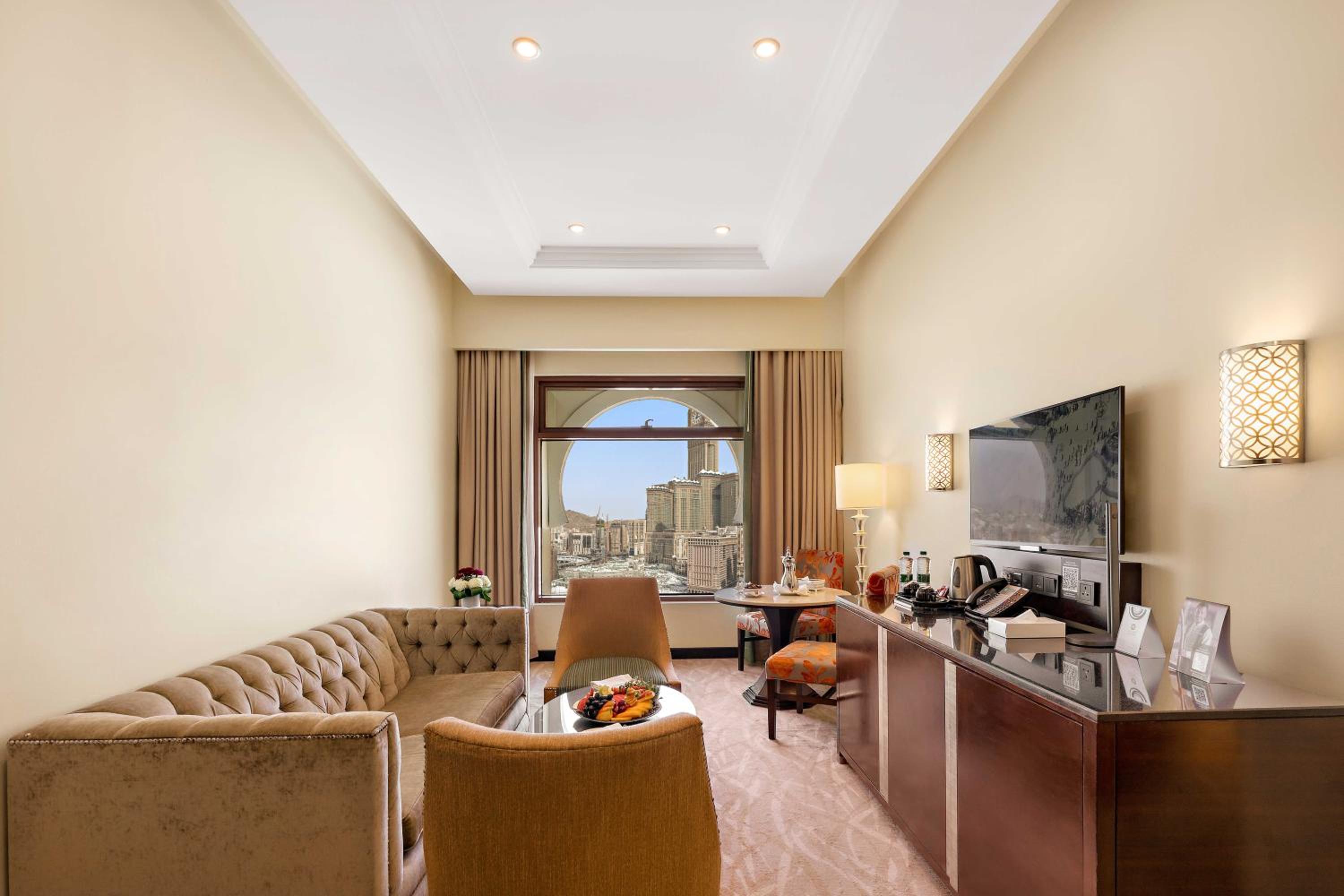 Diplomatic Suite With City View photo 2