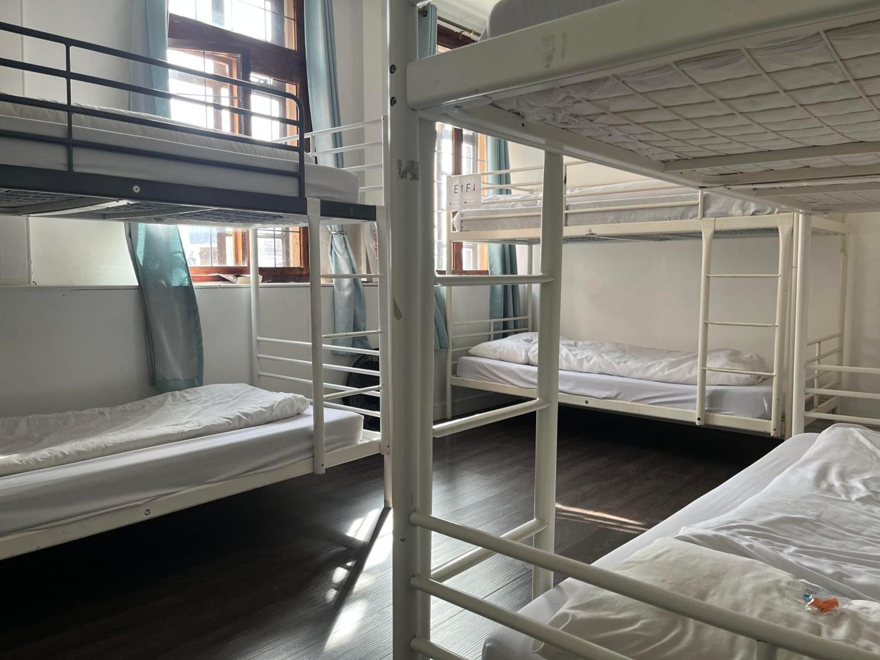 Bed in 6-Bed Mixed Dormitory Room photo 1