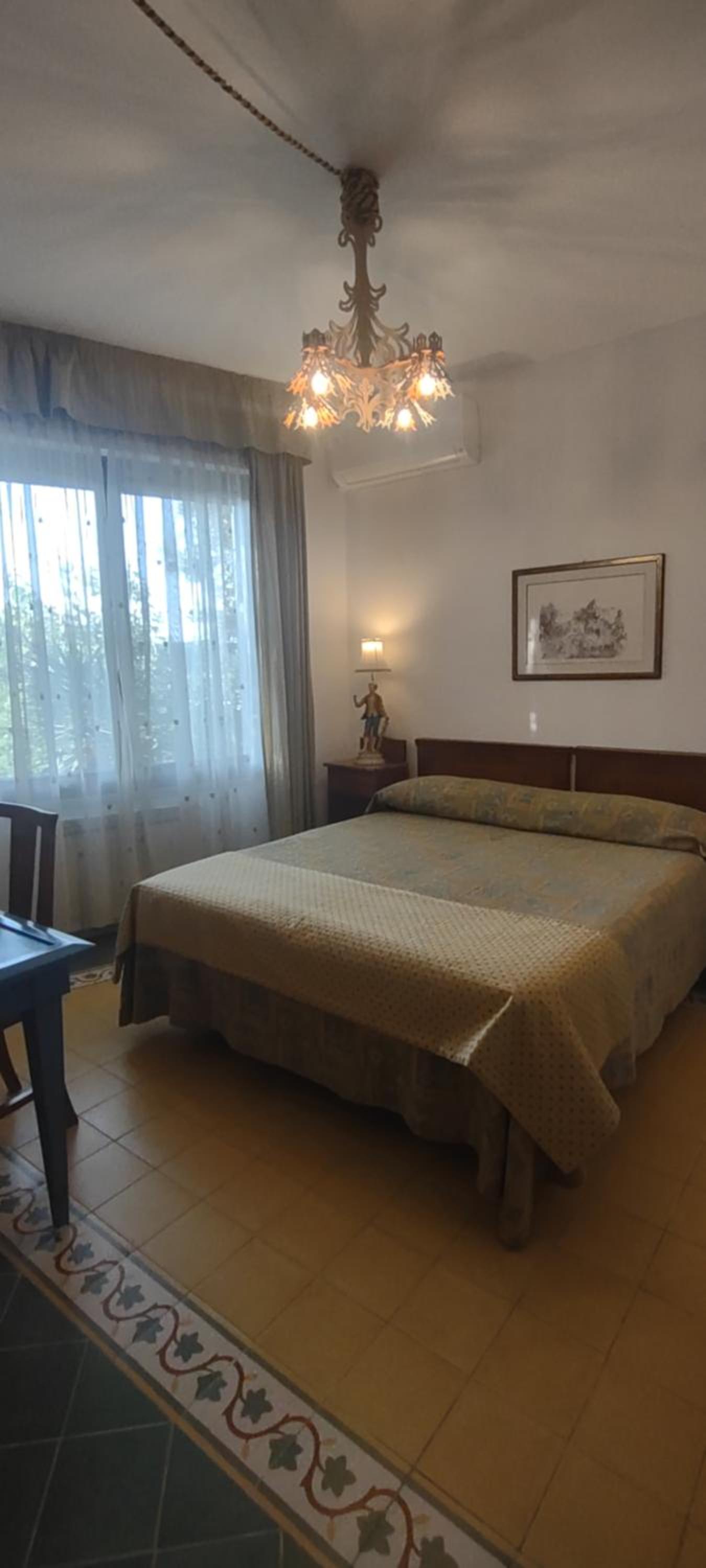 Large Double or Twin Room