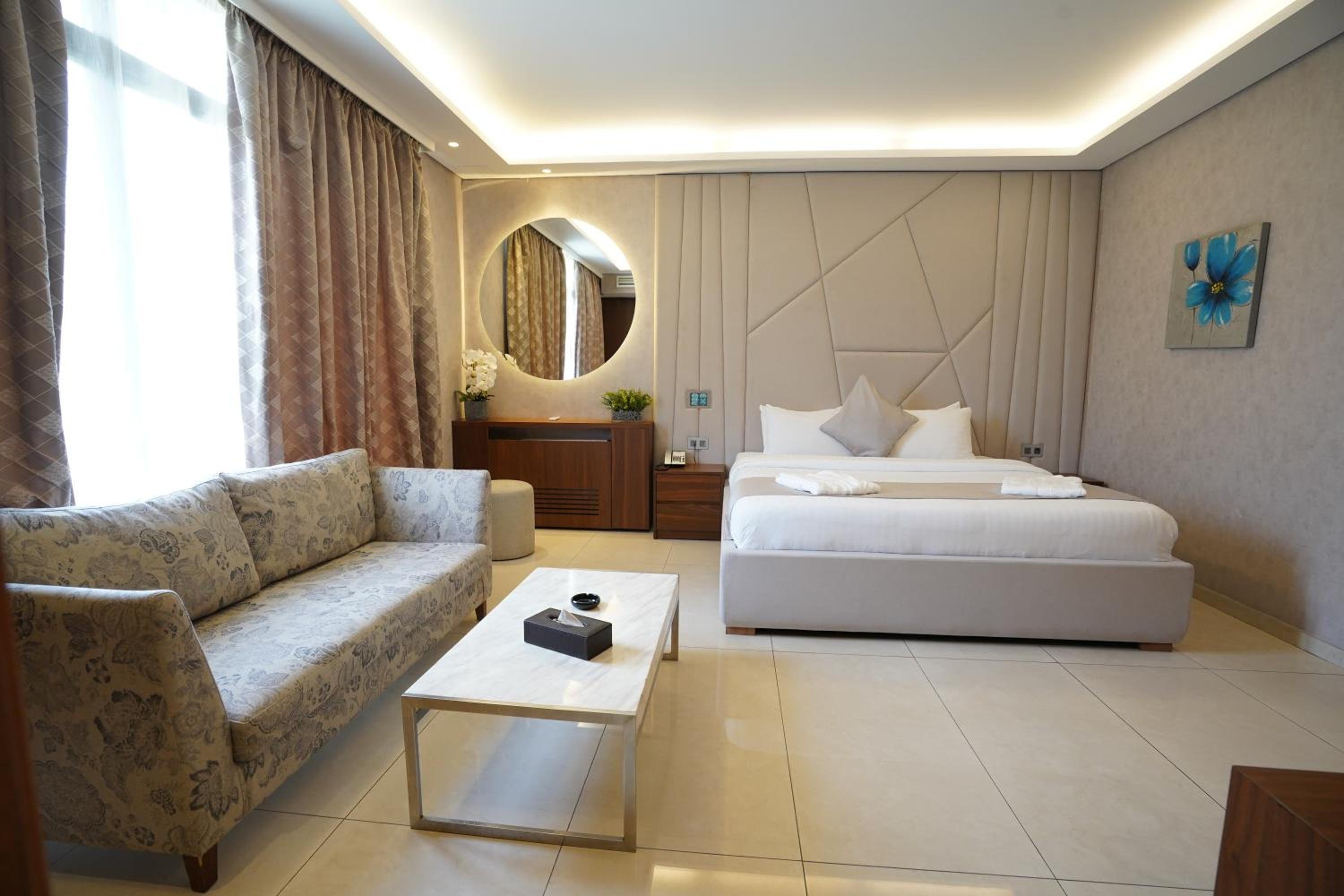 Superior King Room photo 2