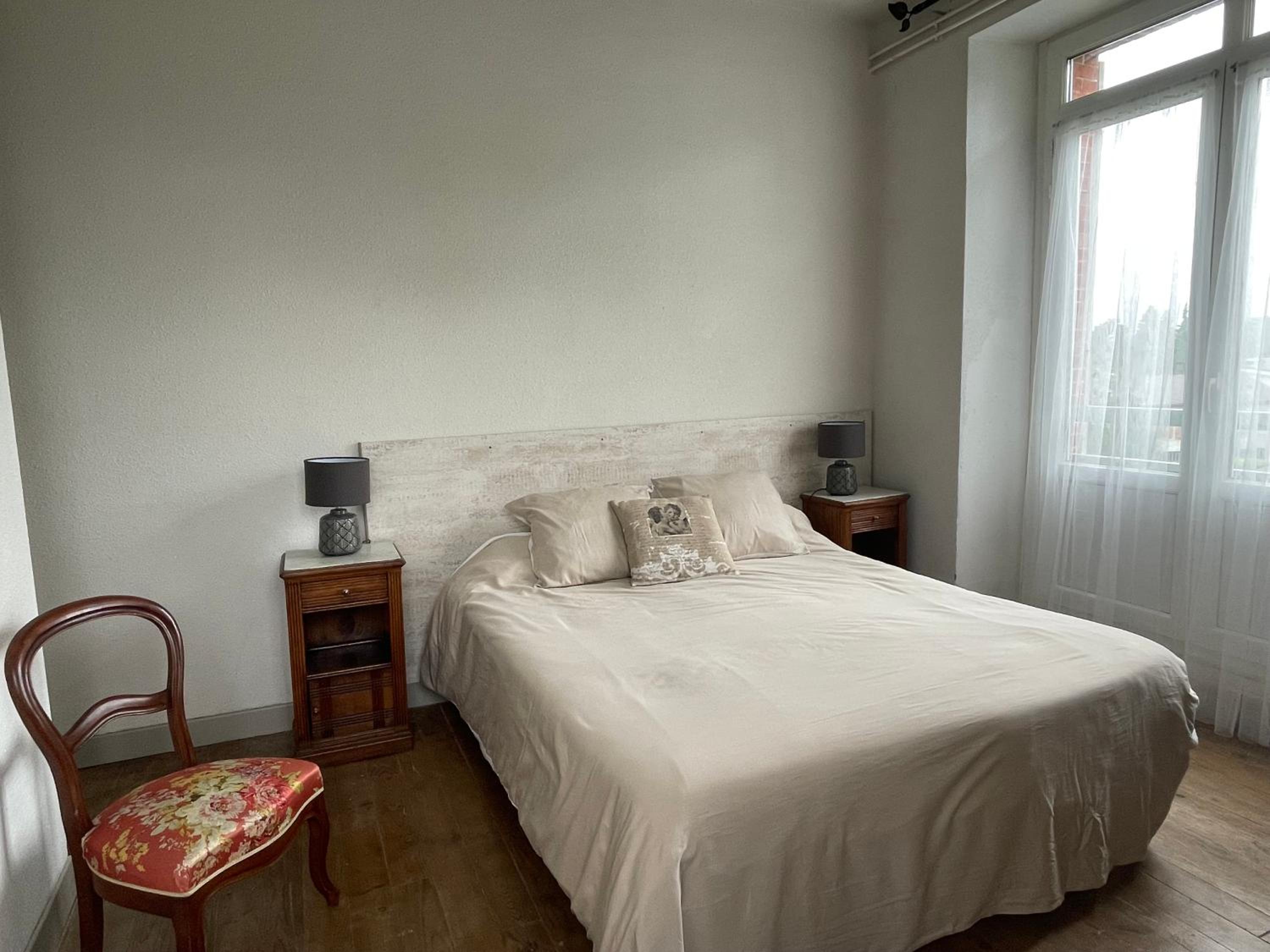 Apartment with Mountain View photo 2