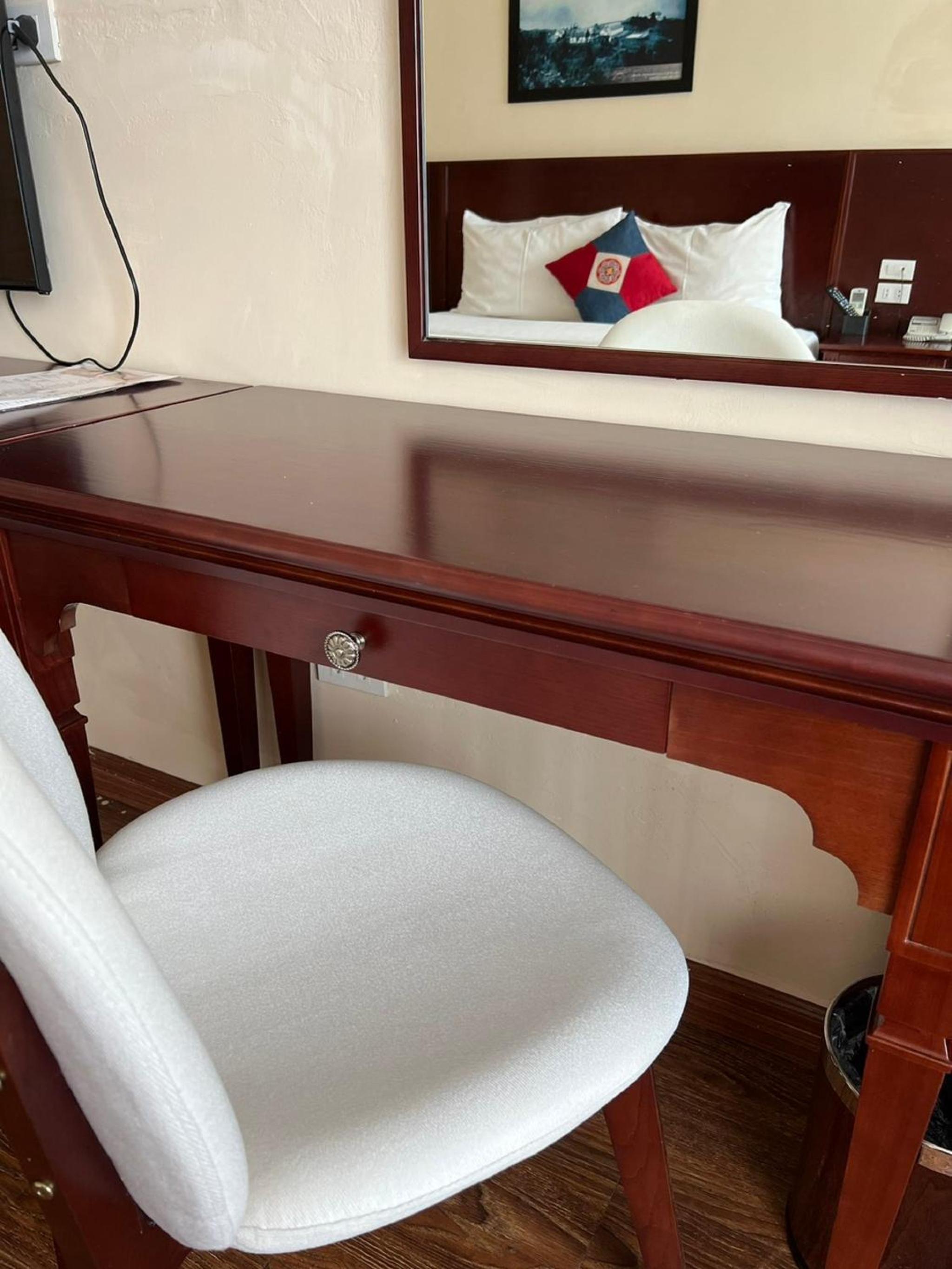 Deluxe Double or Twin Room with City View photo 3