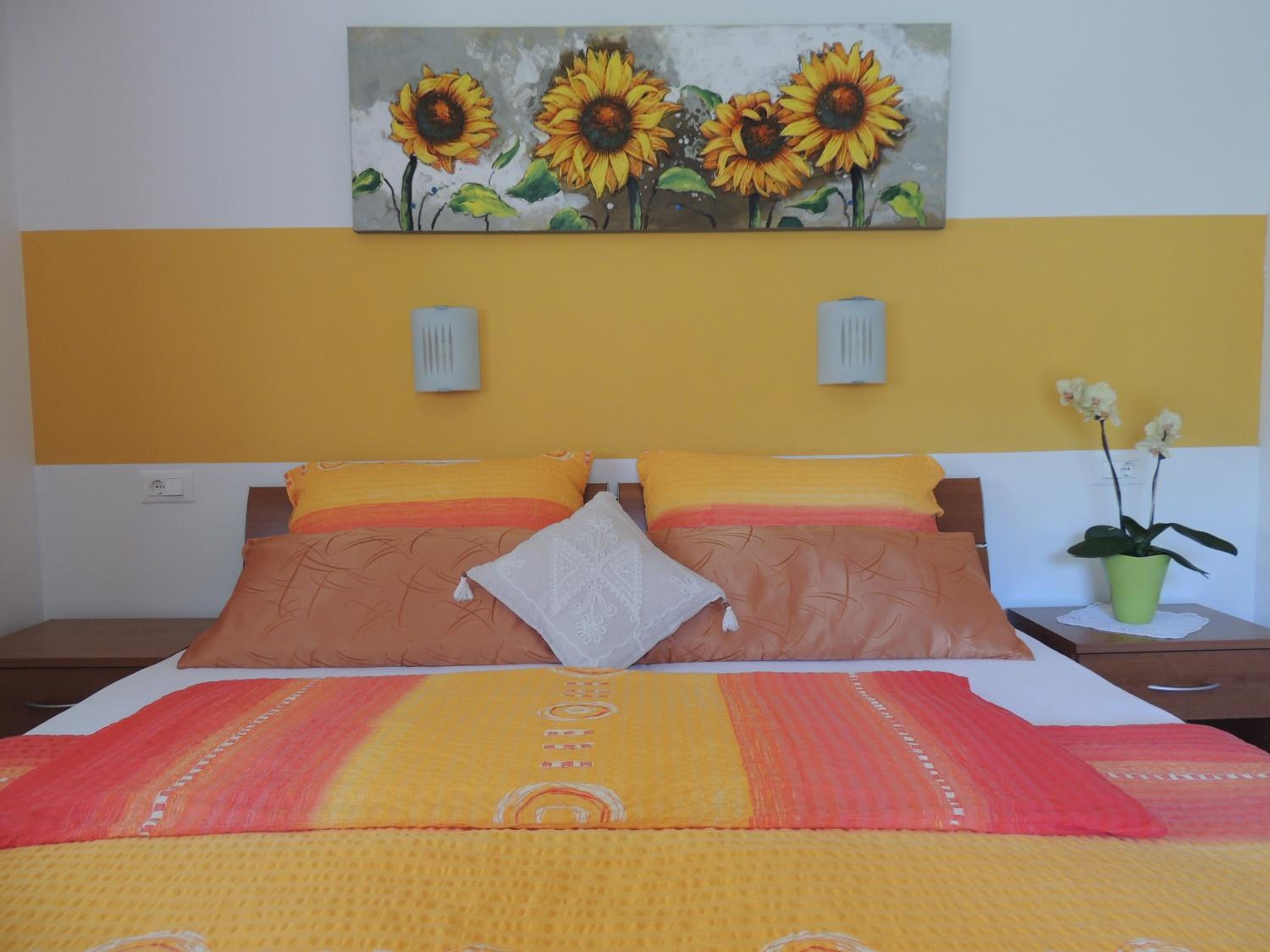 2-Bedroom Apartment - Photo 1