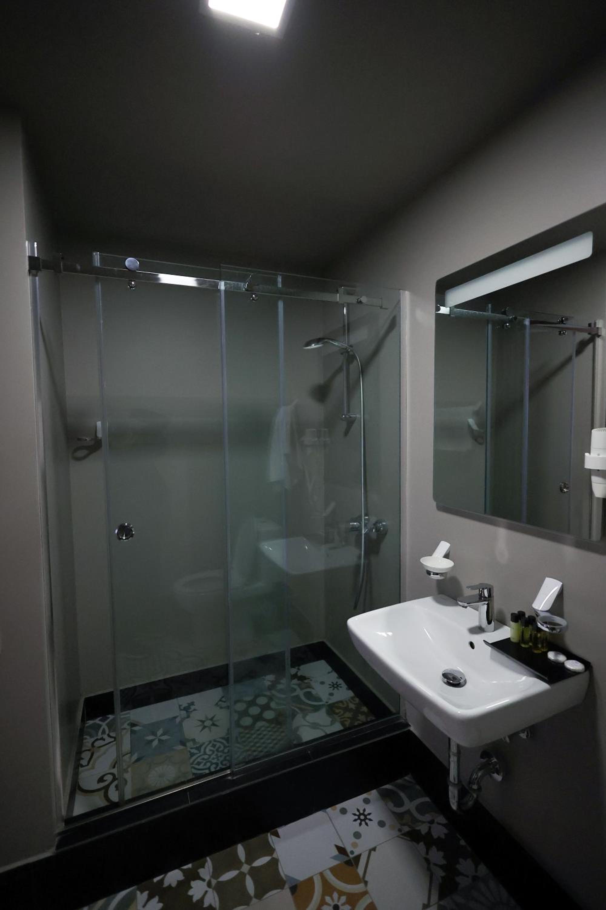 Standard Twin Room with Garden View photo 2
