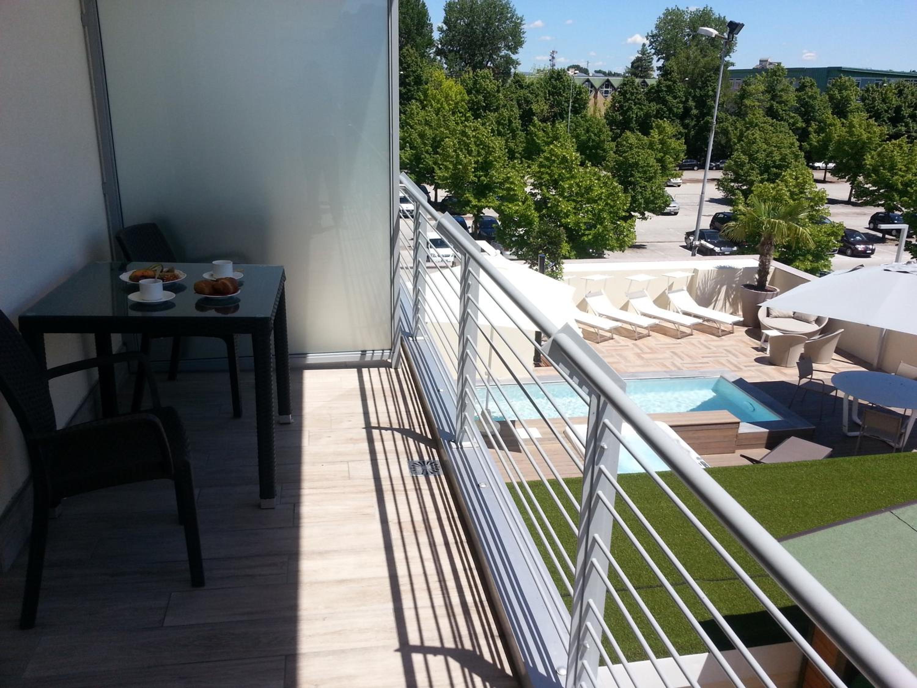 Family Suite with Balcony photo 3