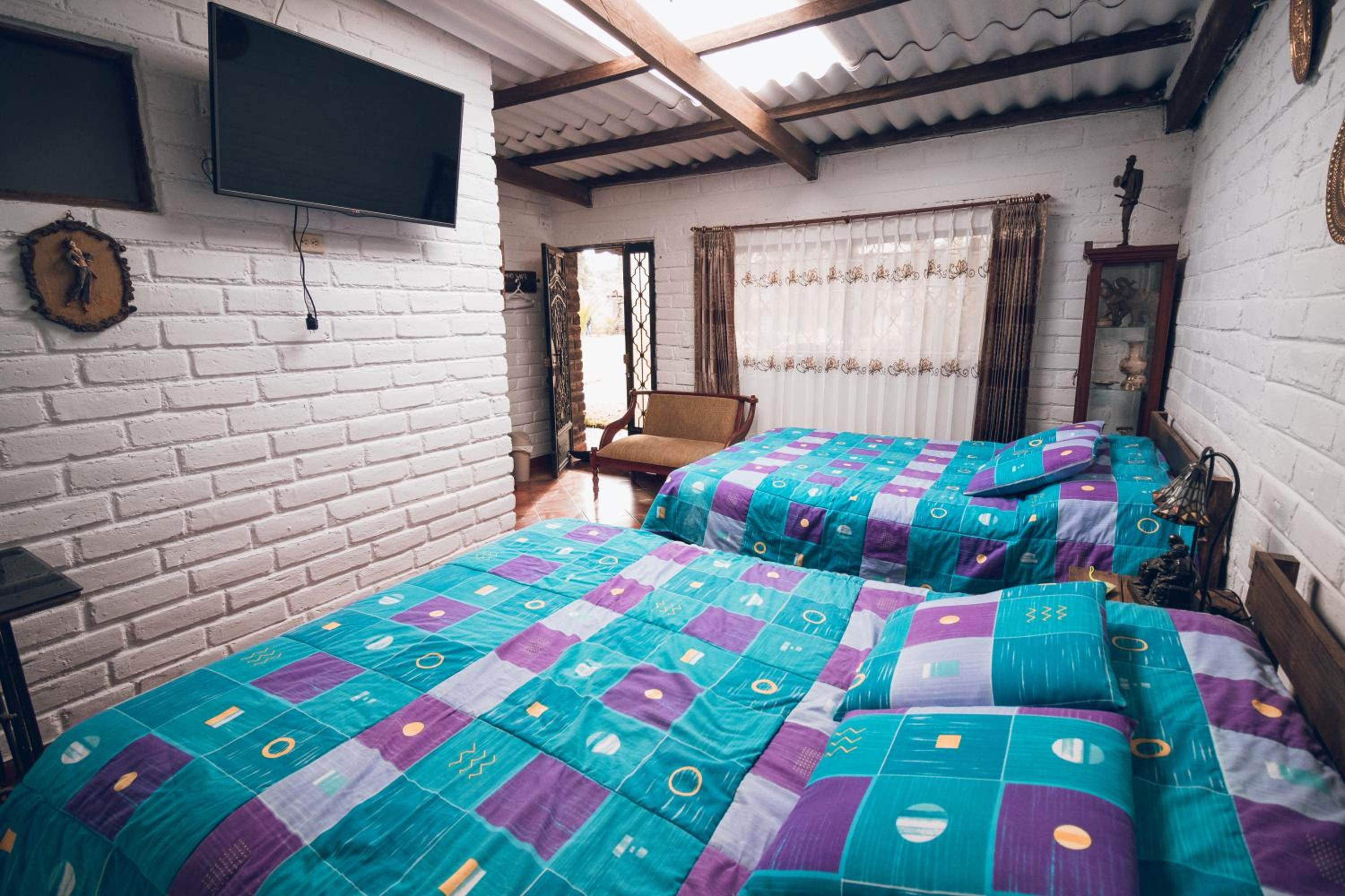 Twin Room with Private Bathroom photo 2