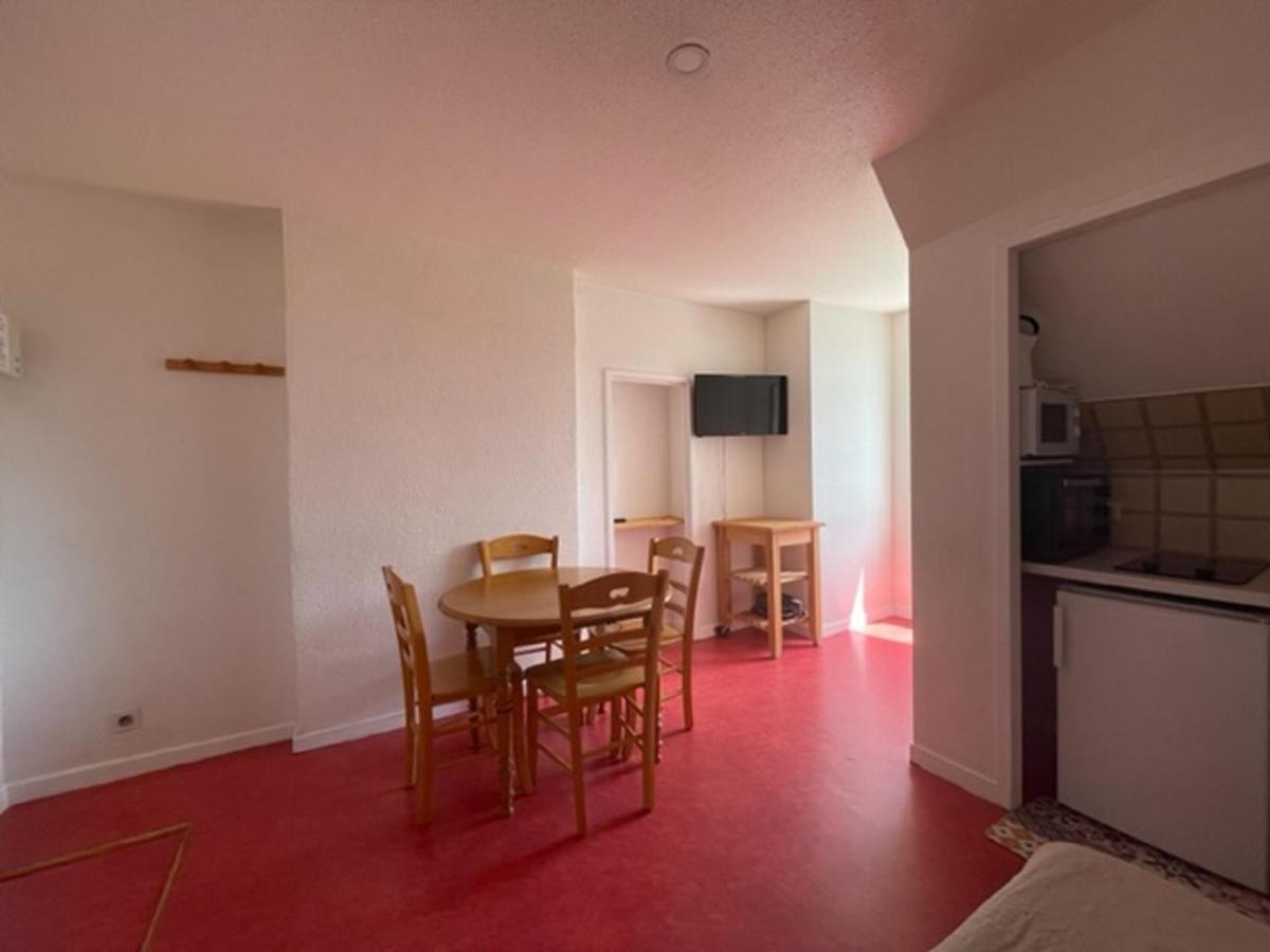 Two-Bedroom Apartment (4 People) photo 2