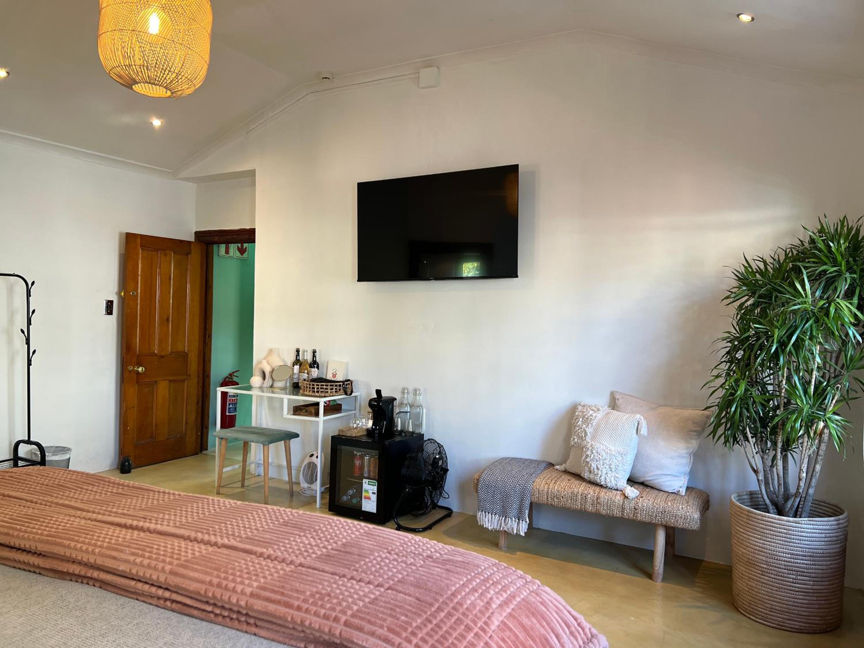 Comfort King Room - Photo 6