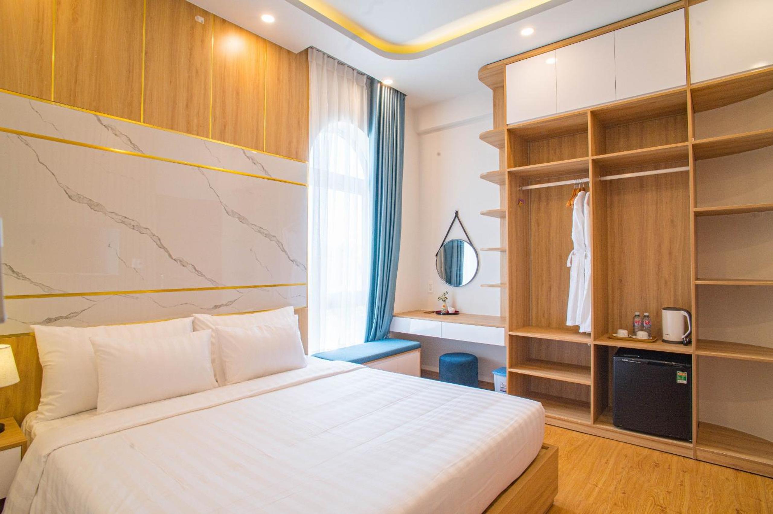 Deluxe King Room - Photo 47