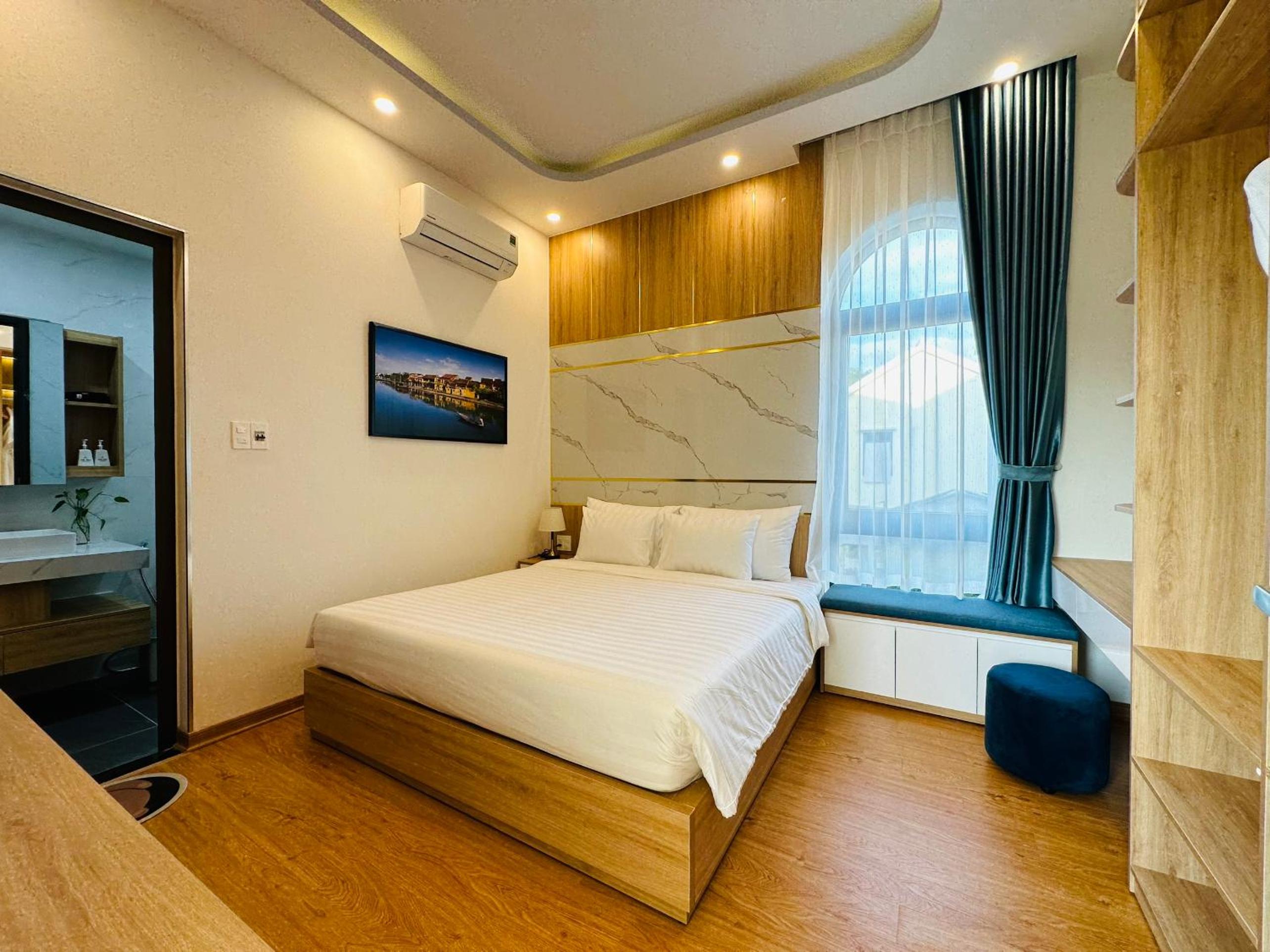 Deluxe King Room - Photo 48