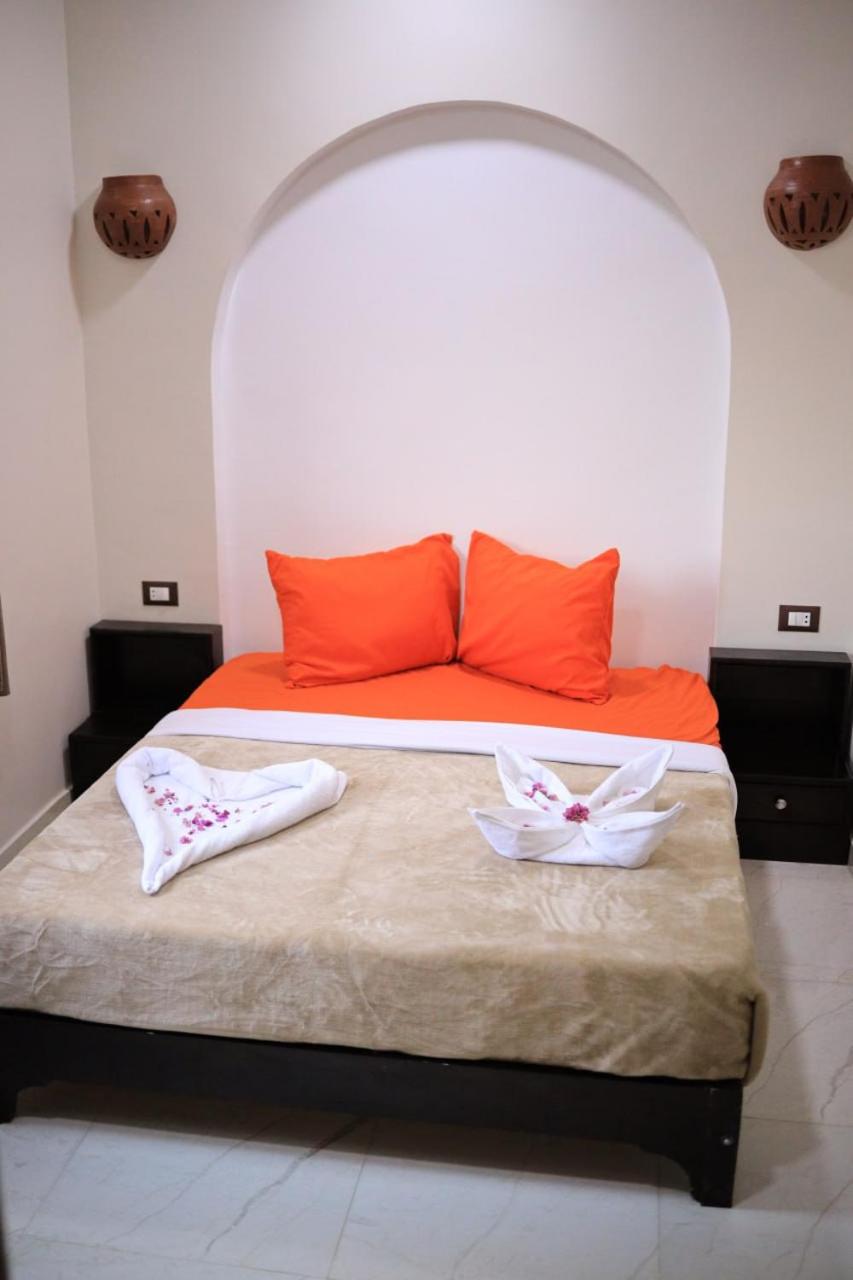 Queen Room photo 3