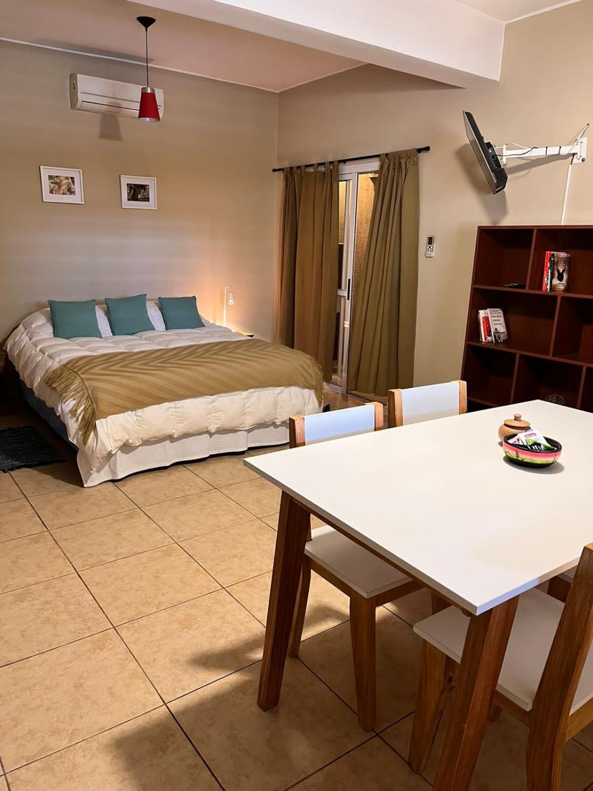 One-Bedroom Apartment photo 1