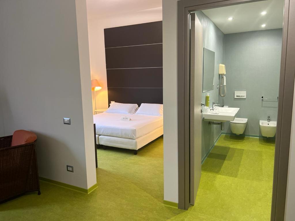Superior King Room - Photo 1
