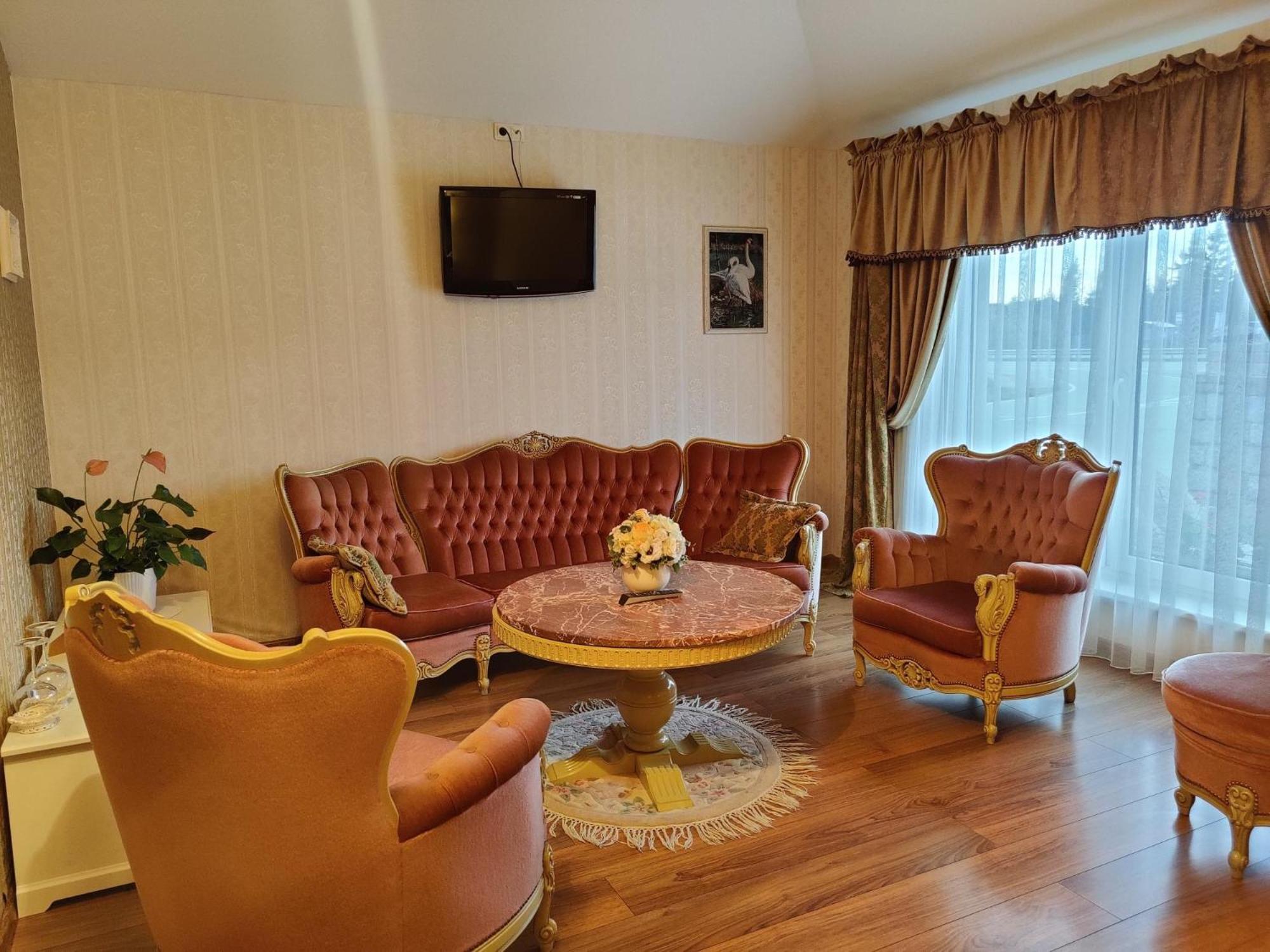 Deluxe Room - Photo 2