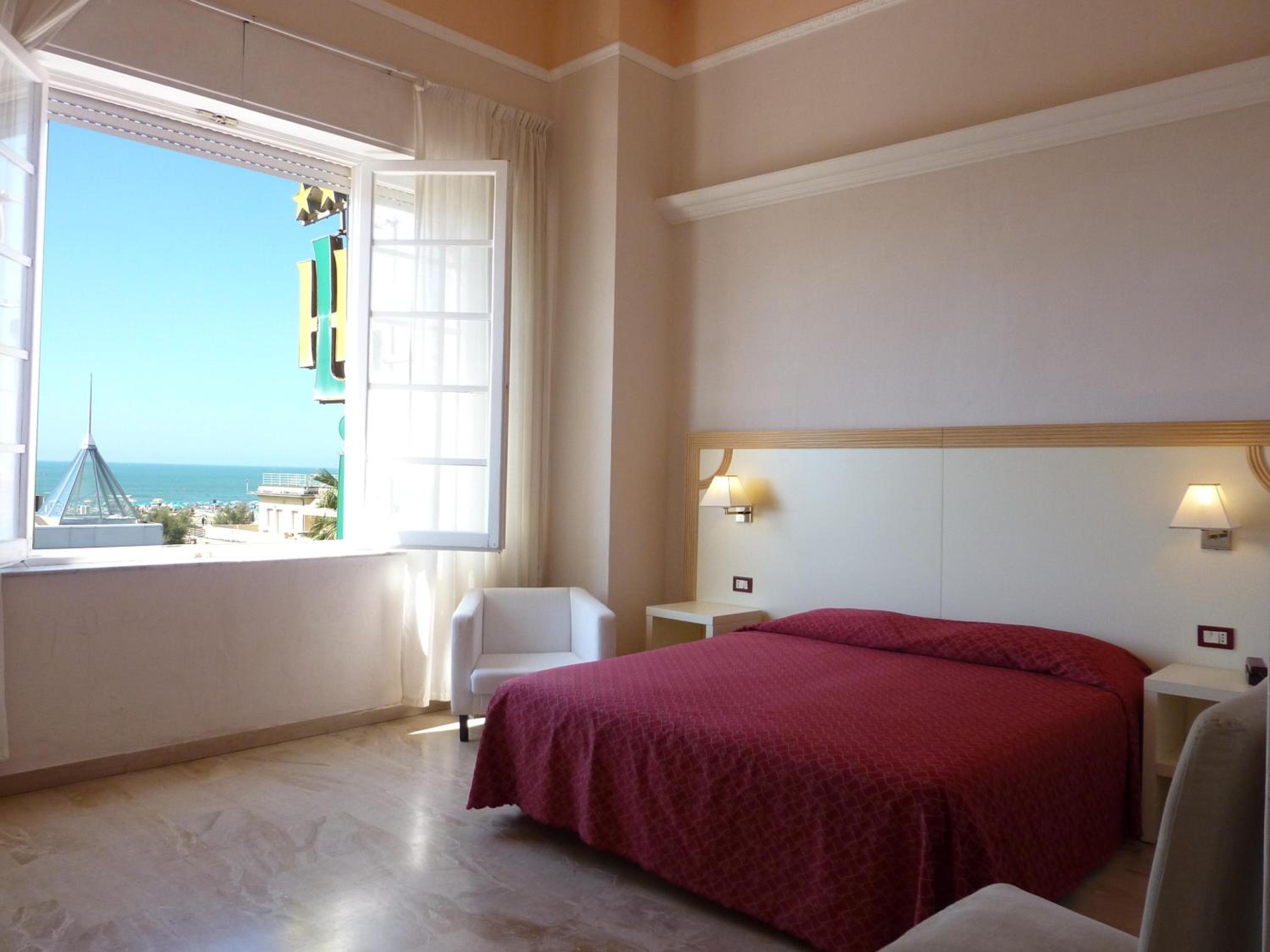 Double or Twin Room with Sea View - Photo 1
