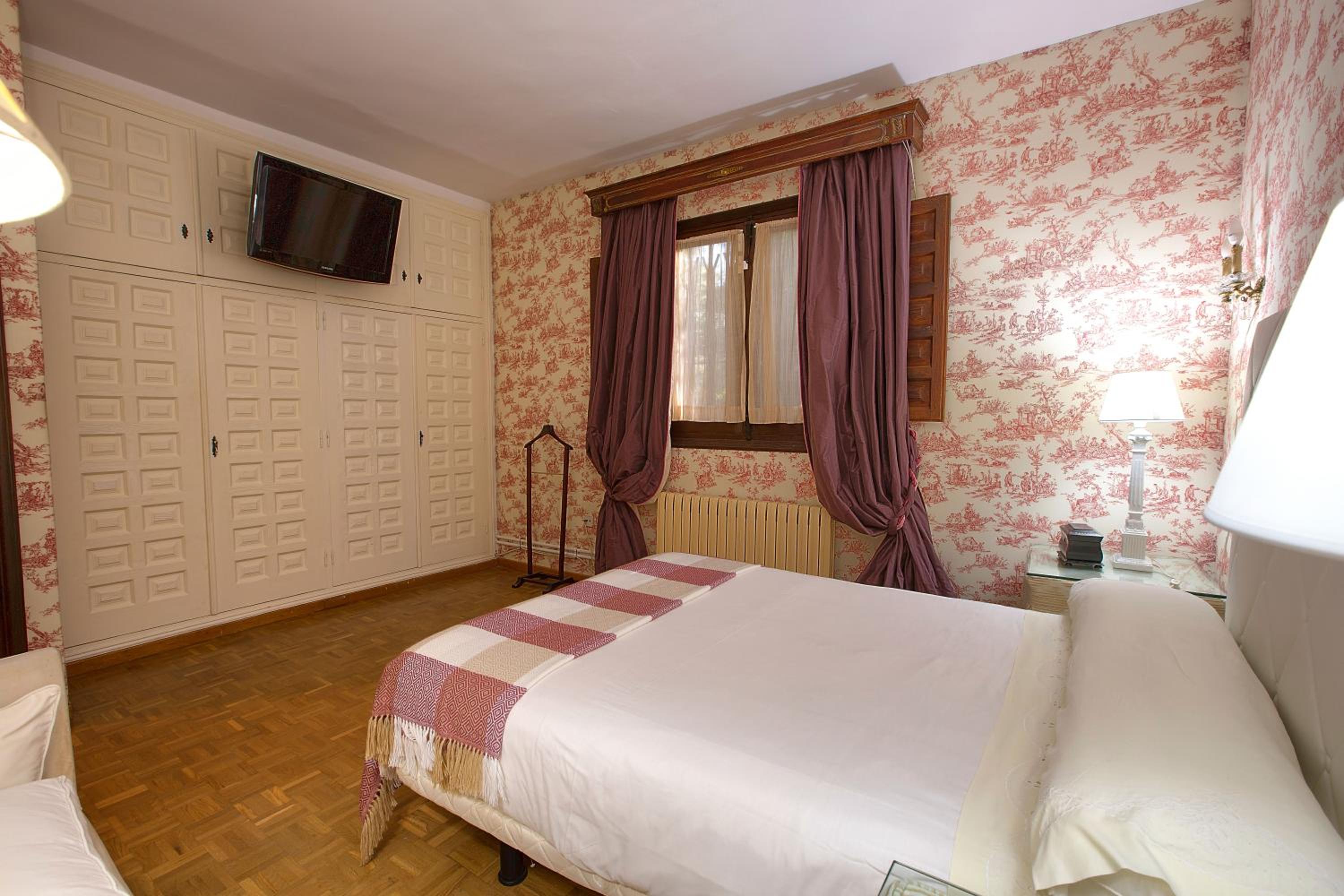 Deluxe Double Room photo 3