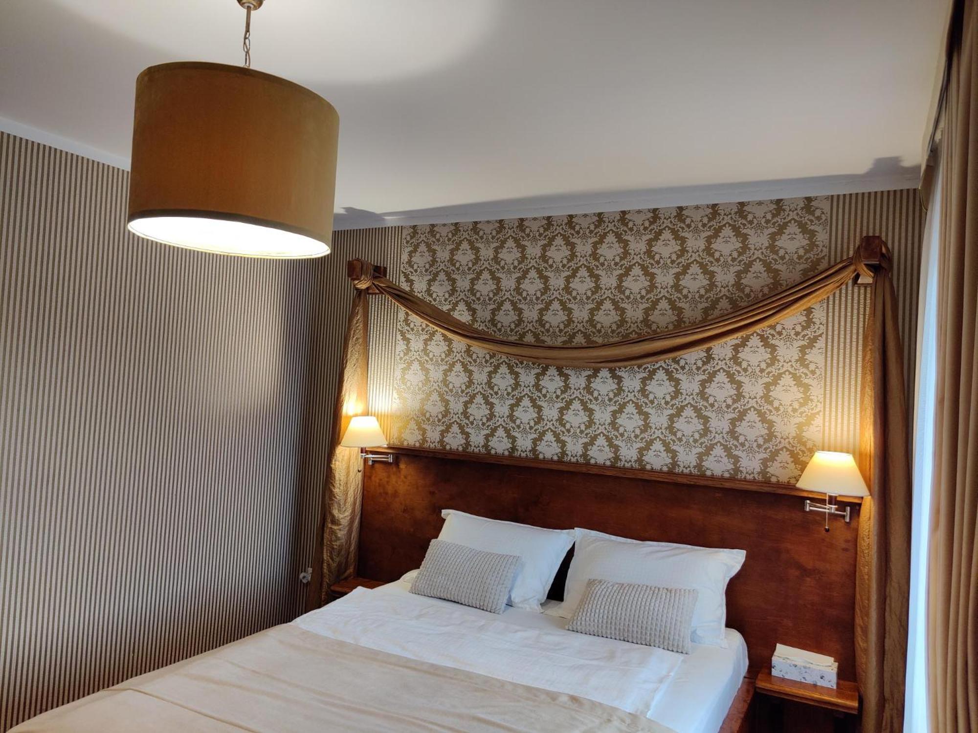 Deluxe Double Room - Photo 7
