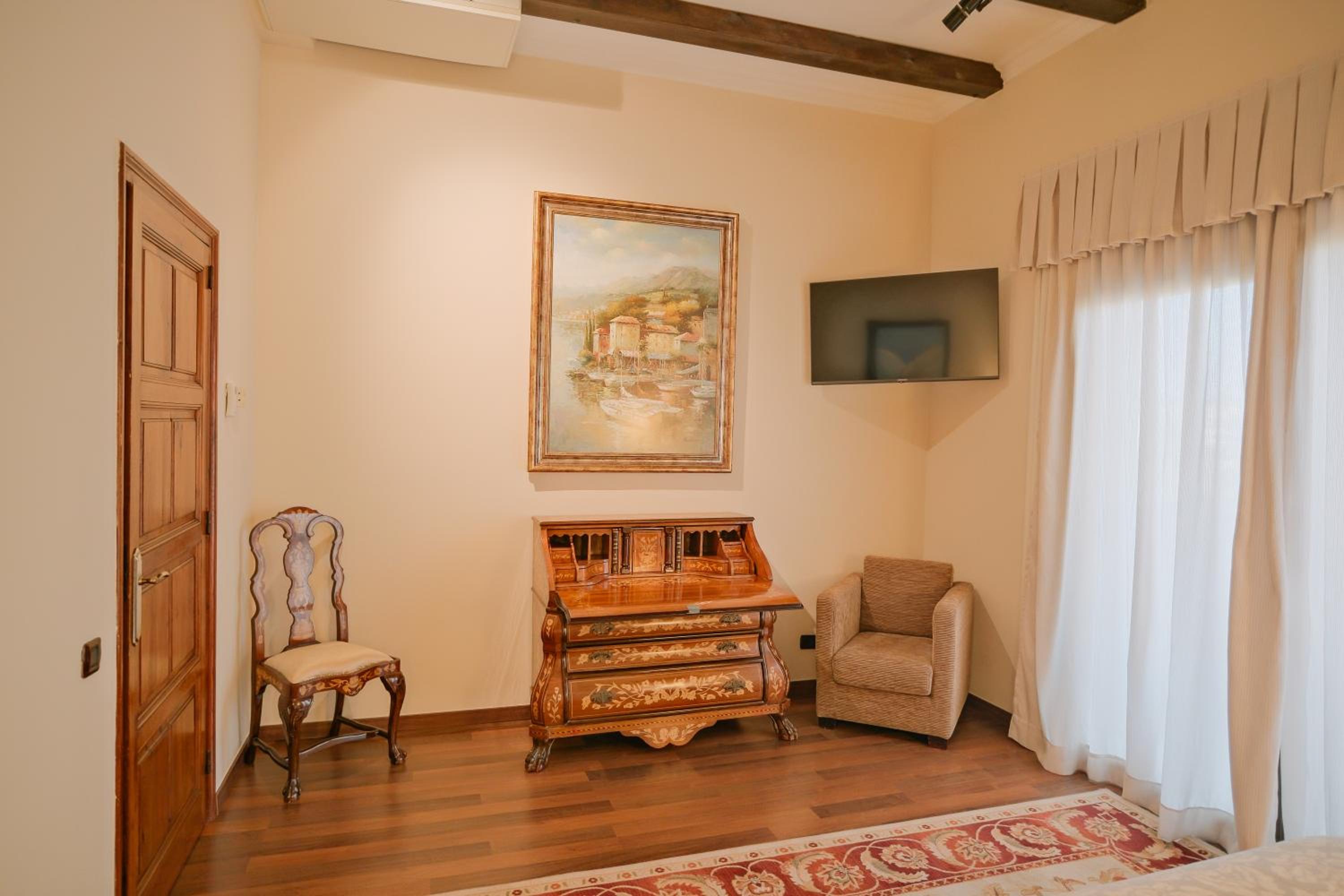 Habitación Doble Clásica con Vista al Parque y Acceso al Spa
