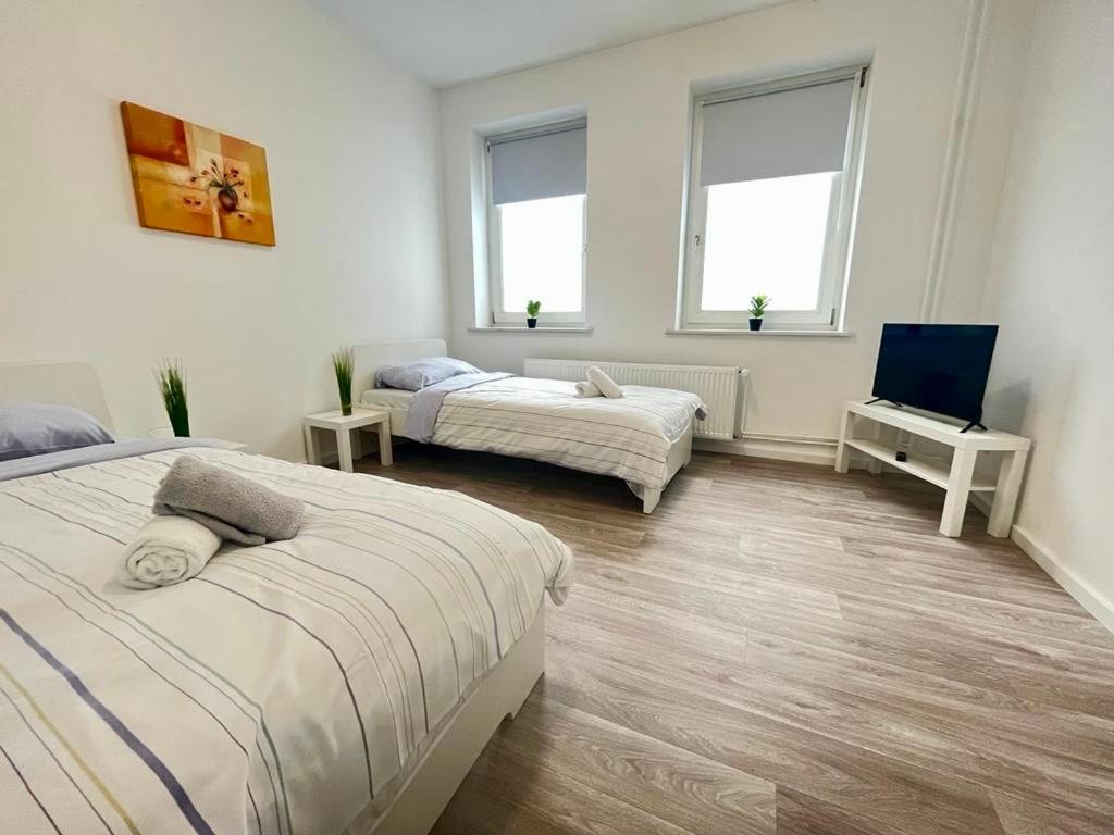 Studio Apartment photo 1