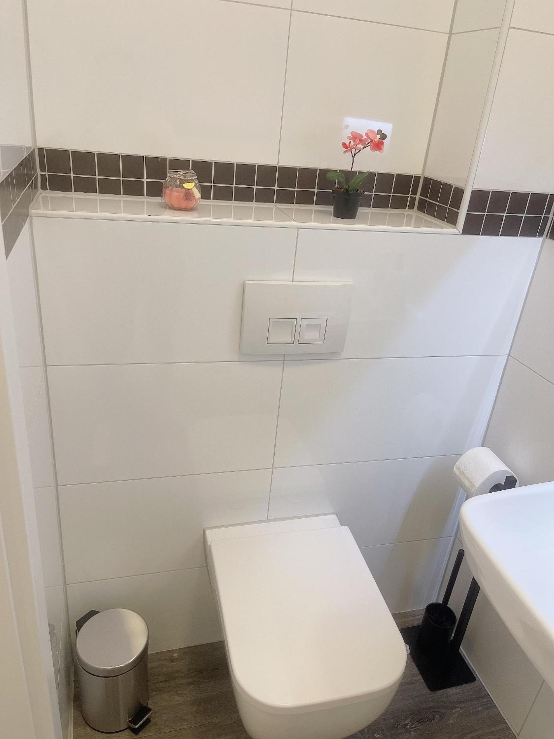 Twin Room With Shared Bathroom