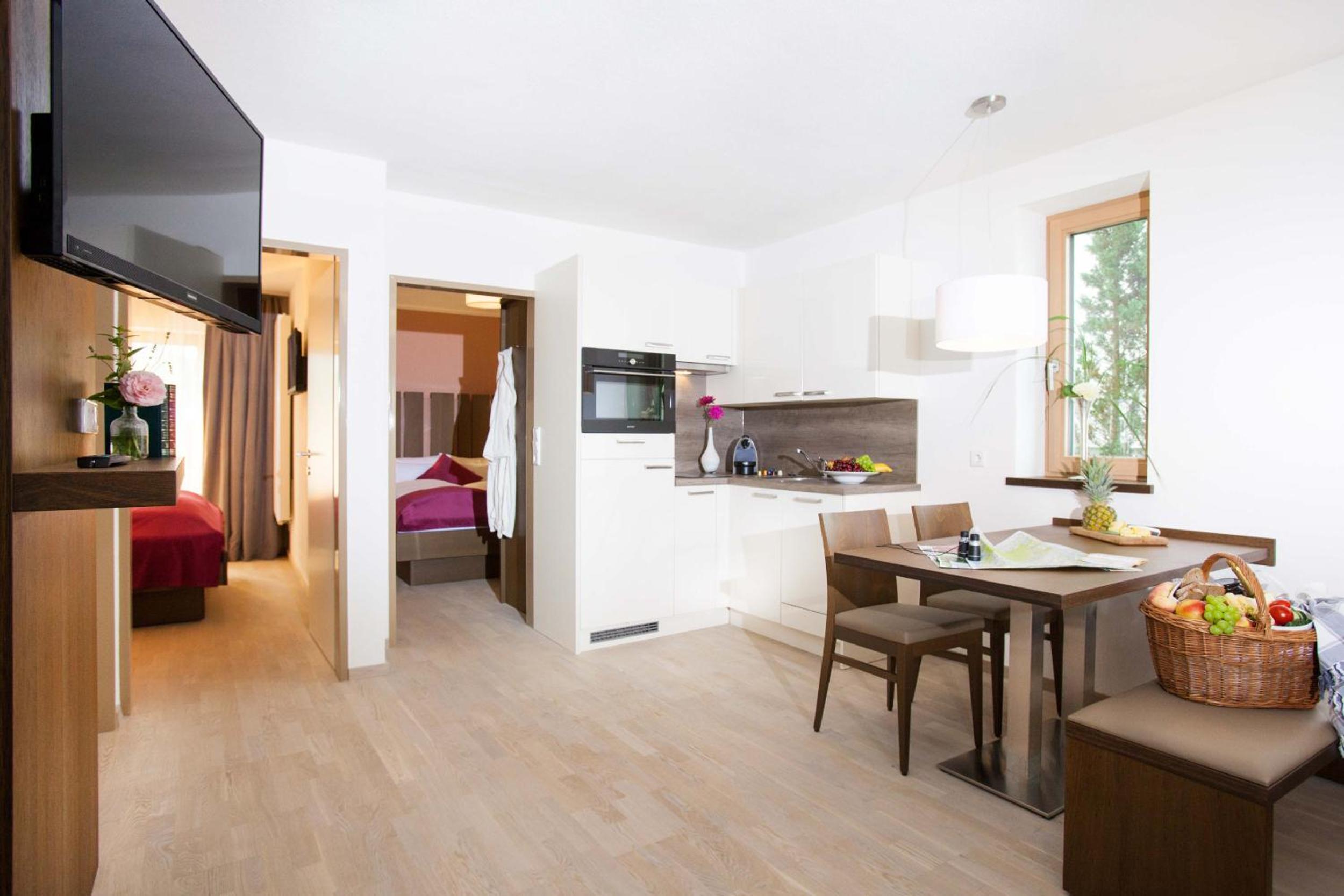 Apartment with Lake View and Terrace (5 Adults)  photo 3