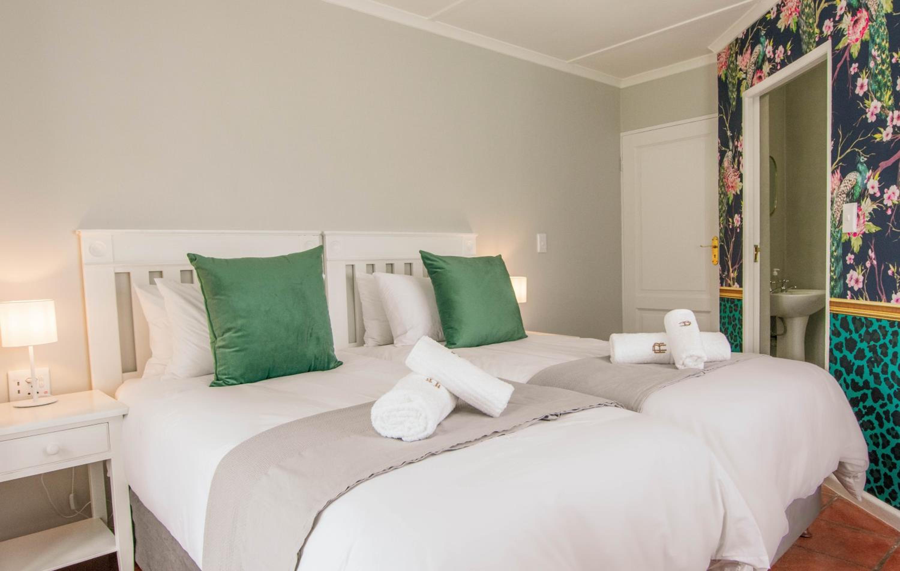 Standard Twin Room photo 2