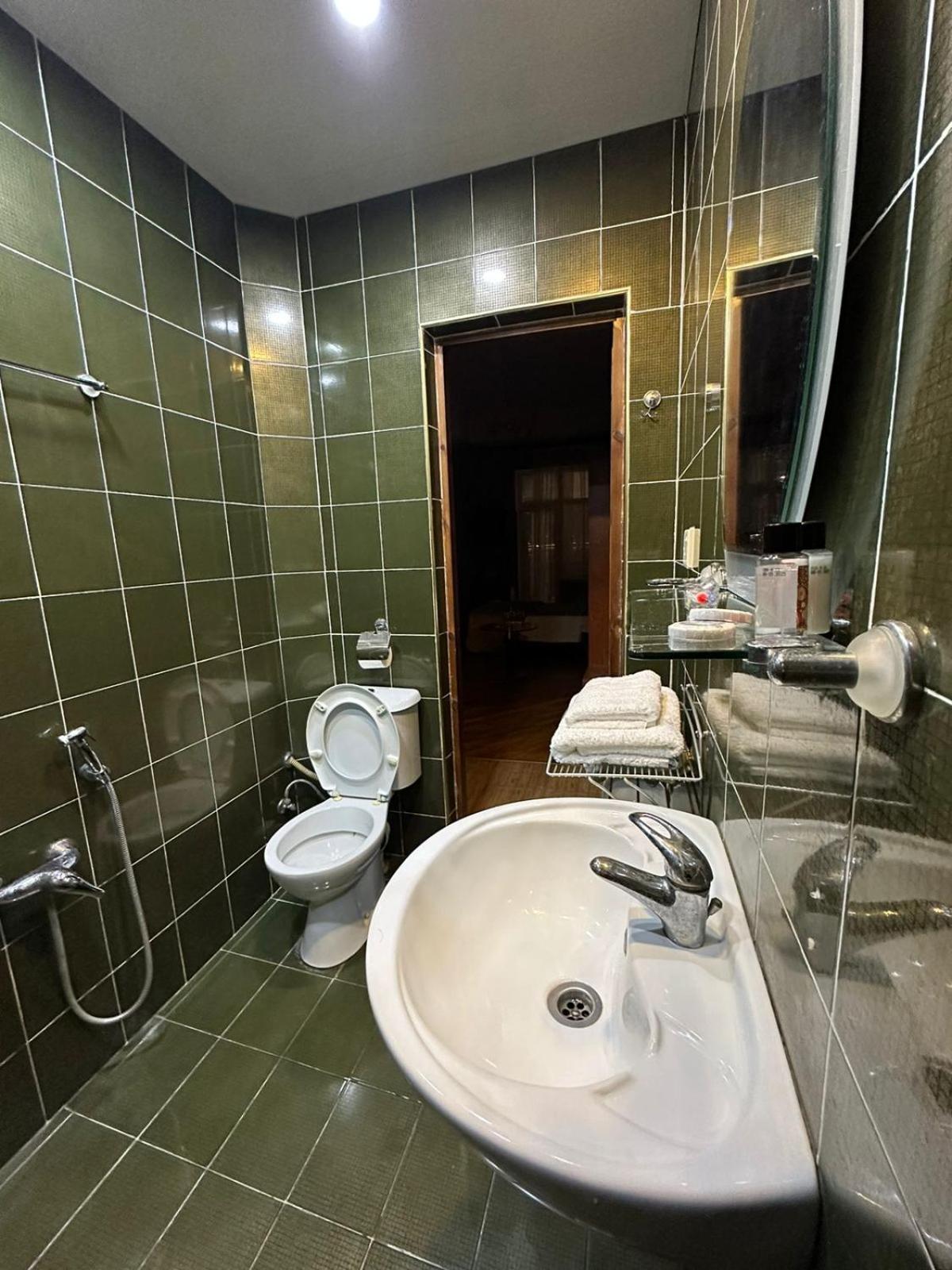 Large Single Room photo 2