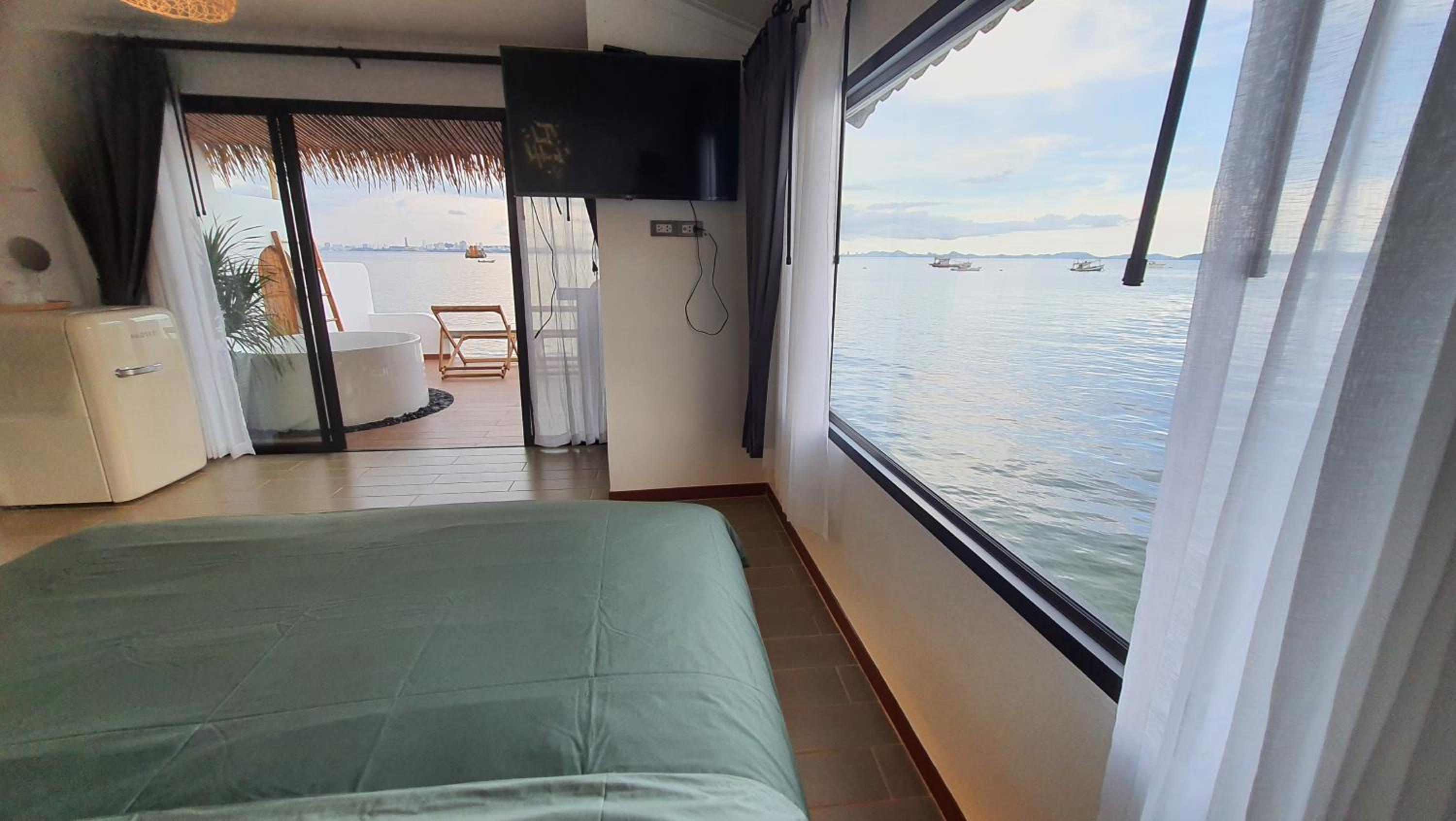 King Suite with Sea View - Photo 2