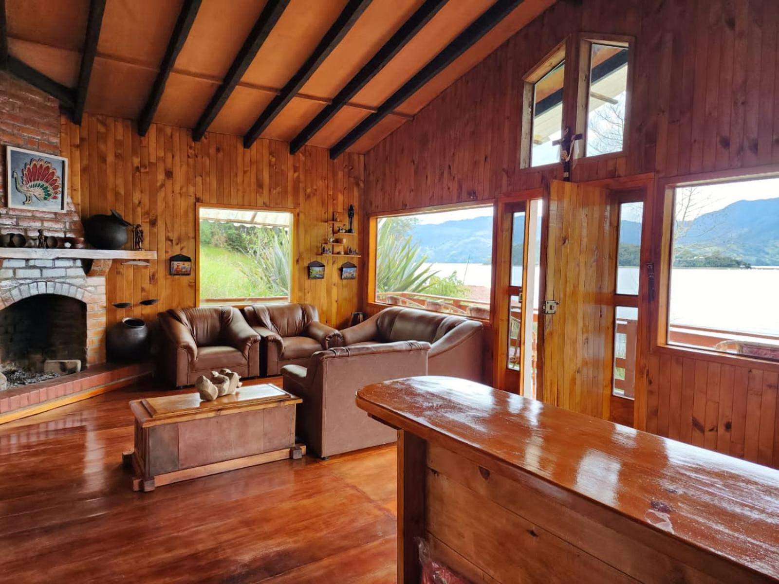 Three-Bedroom House photo 1