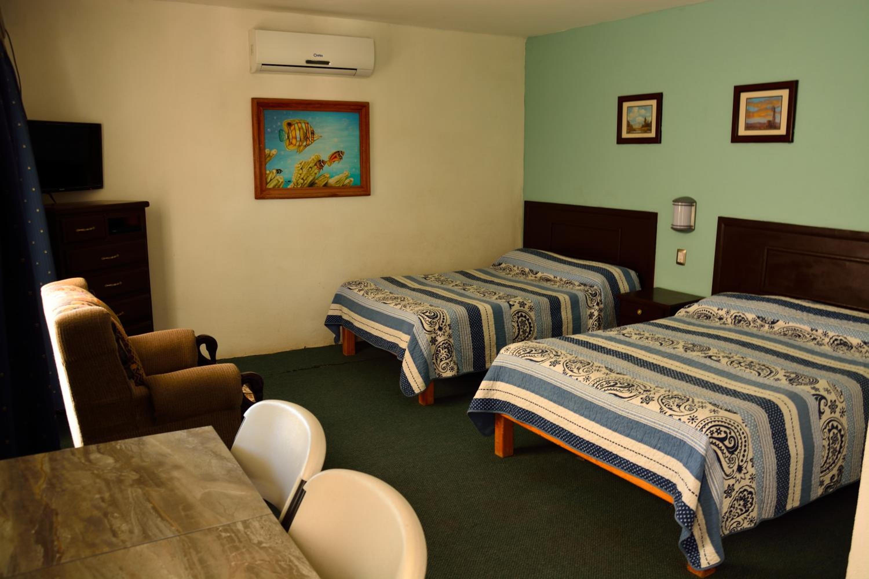 Double Room with Two Double Beds photo 1