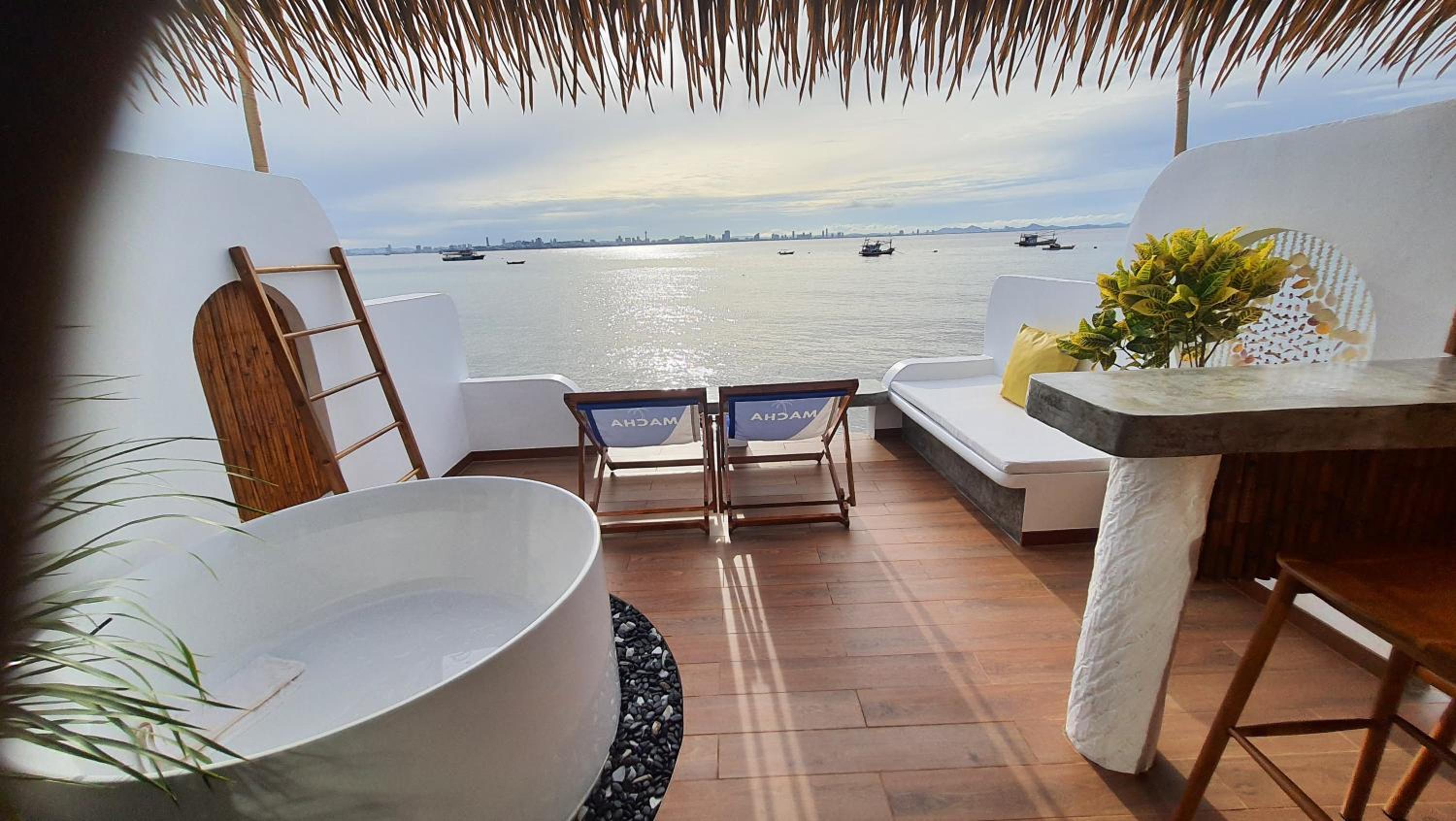 King Suite with Sea View - Photo 5