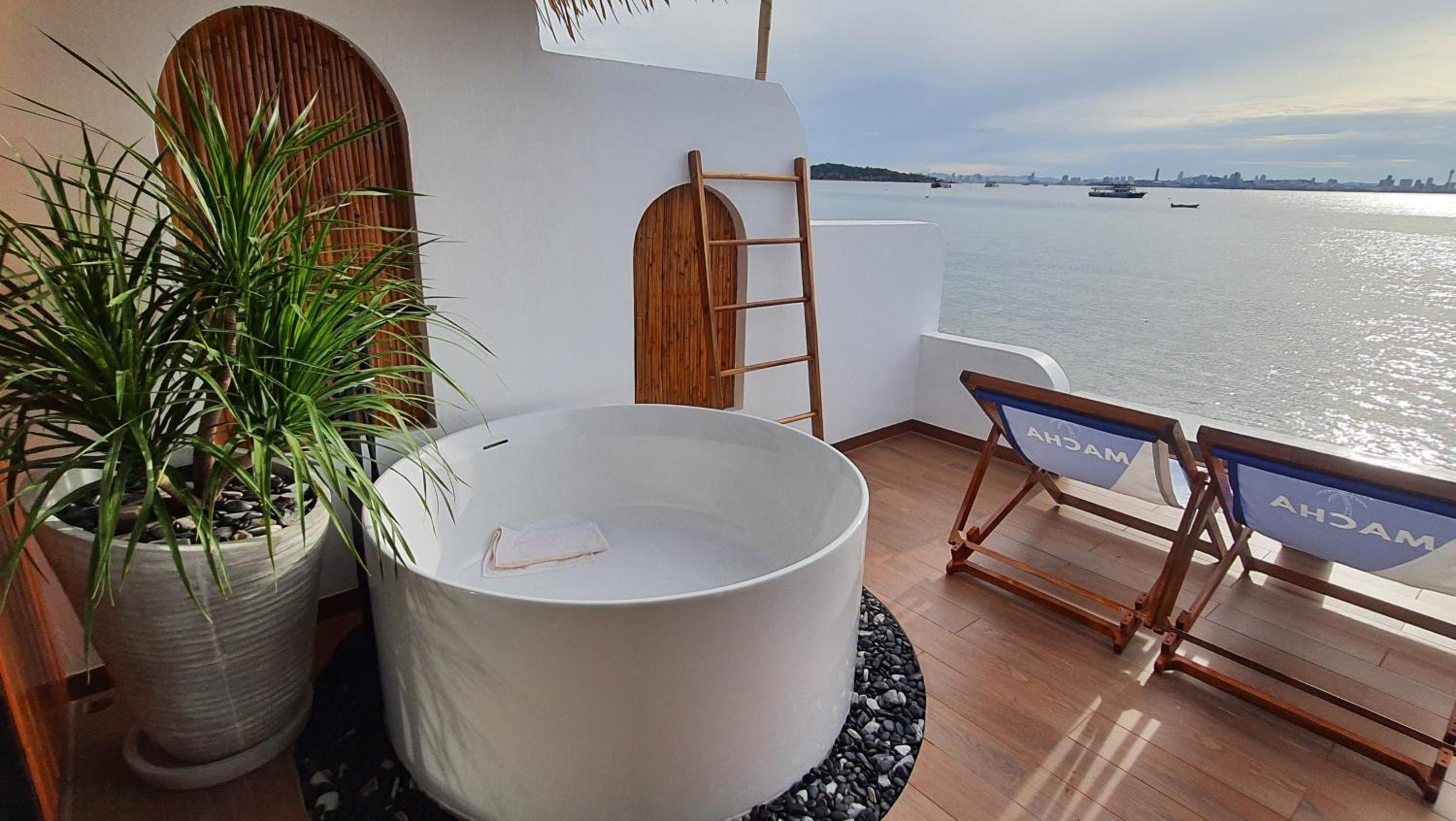 King Suite with Sea View - Photo 11