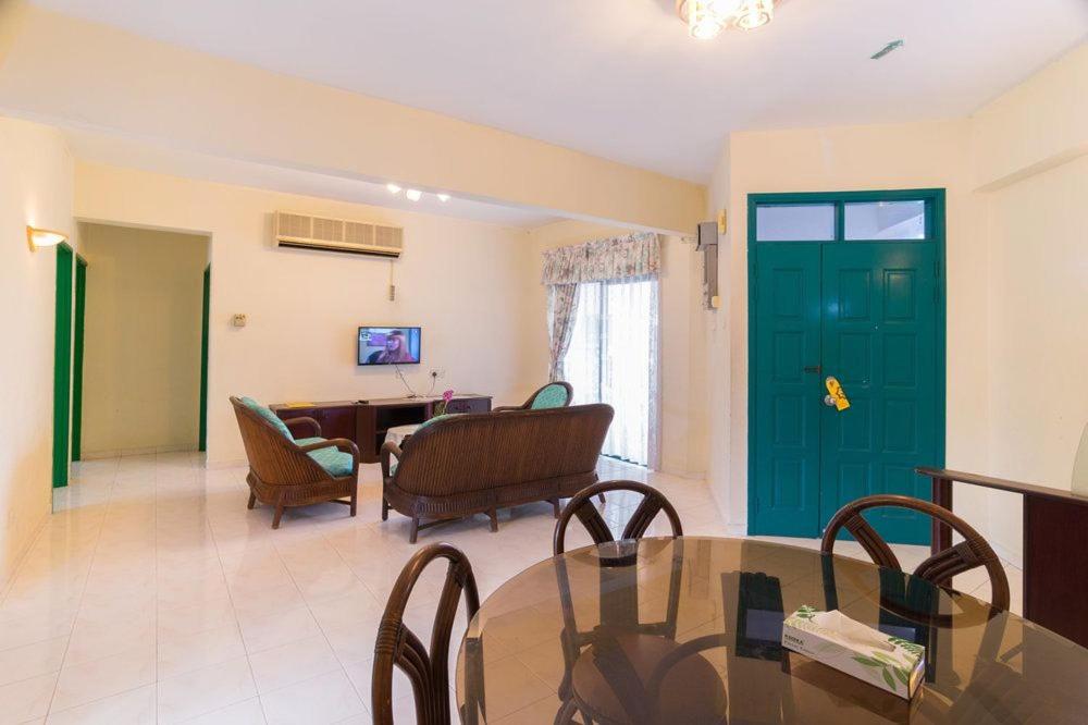 Homestay Apartment photo 2