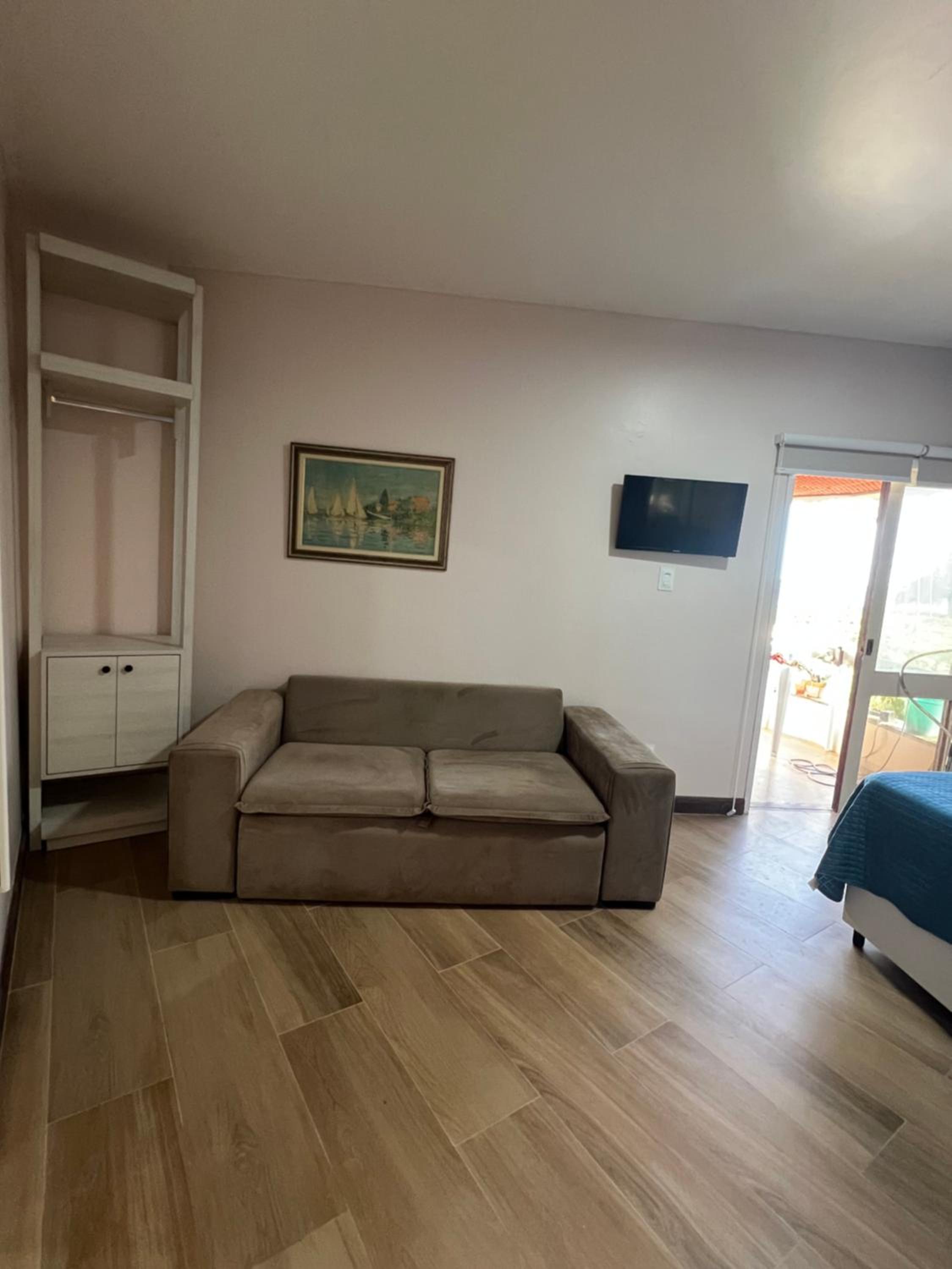 One-Bedroom Apartment - Photo 18
