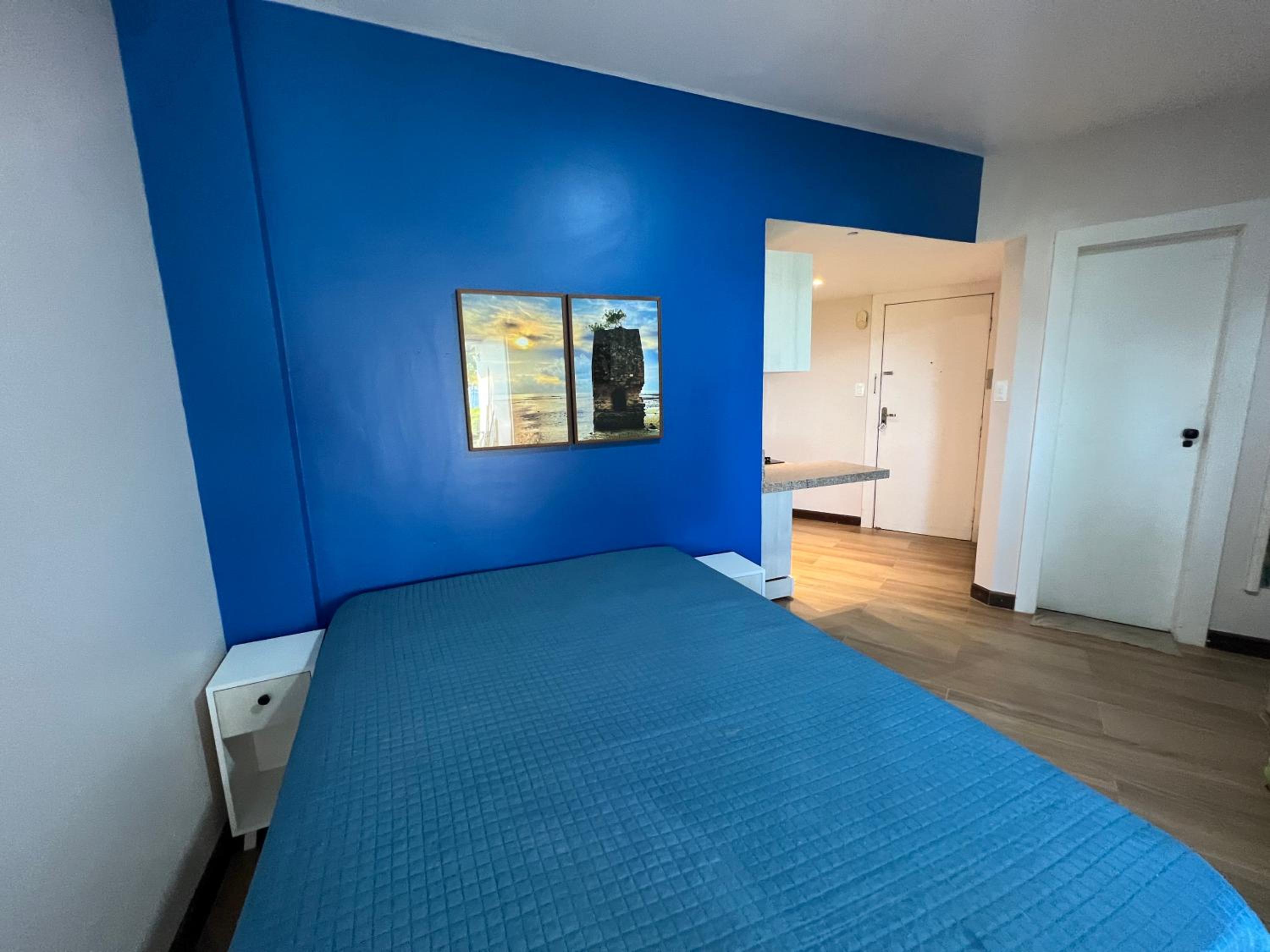 One-Bedroom Apartment - Photo 1