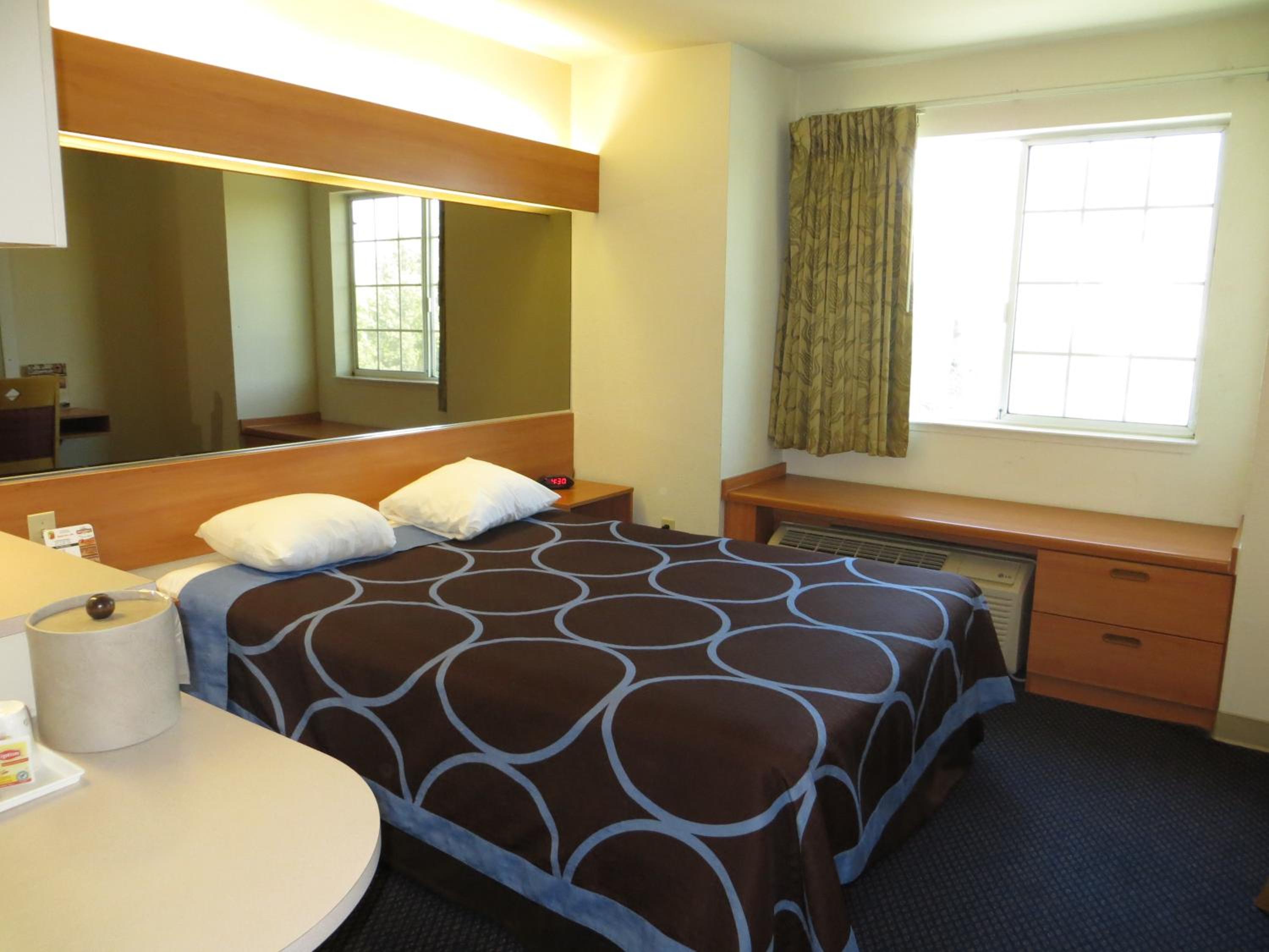 Queen Room - Photo 7