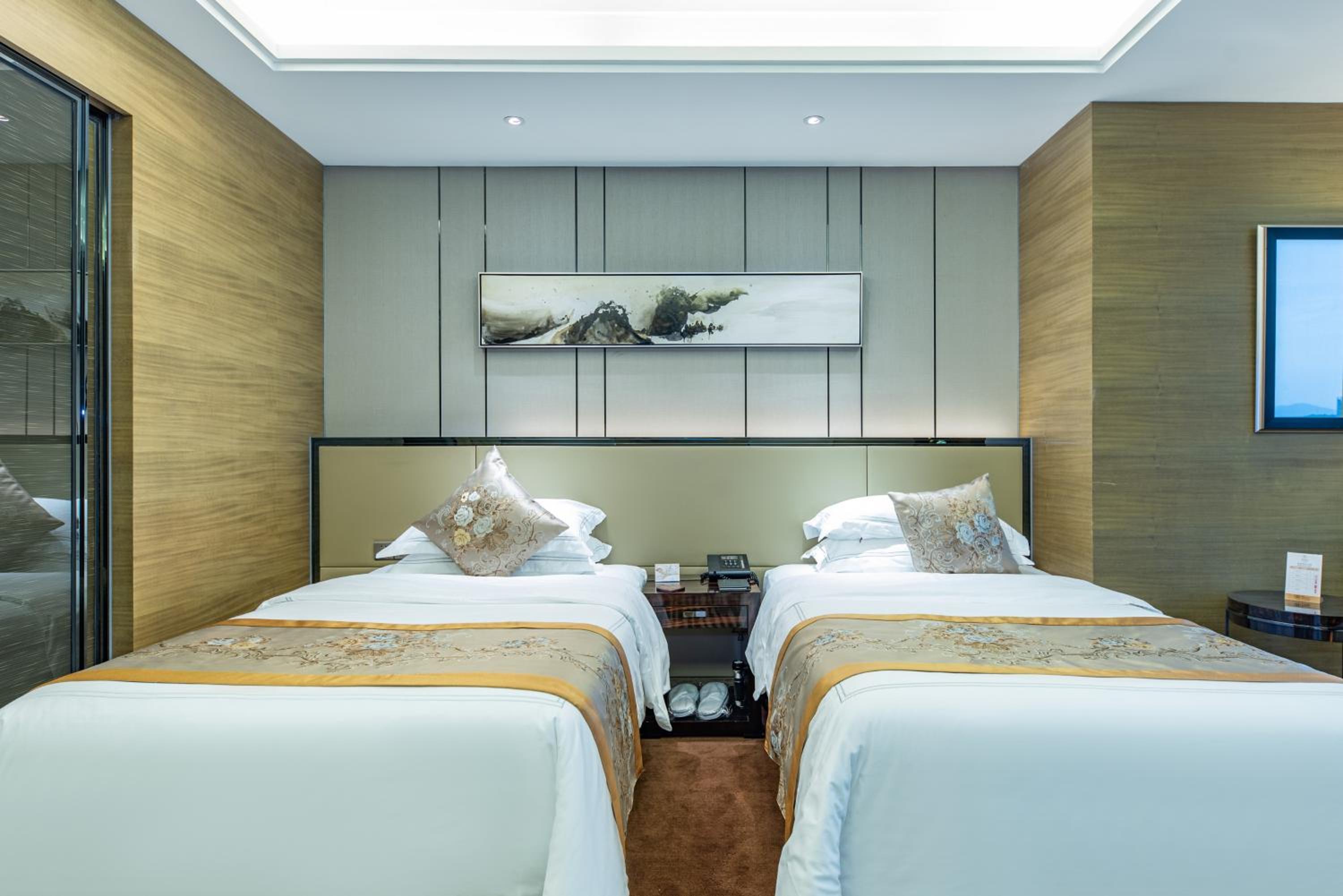 Deluxe Twin Room photo 3