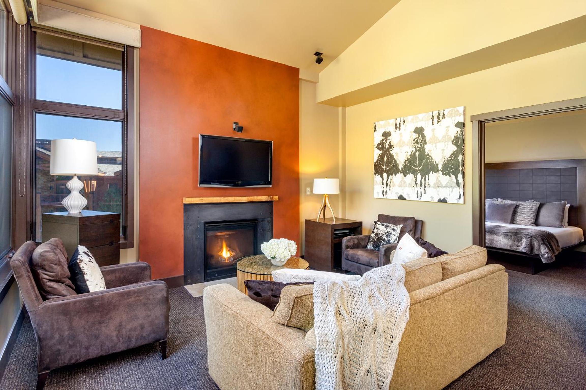 One-Bedroom Suite - Photo 9