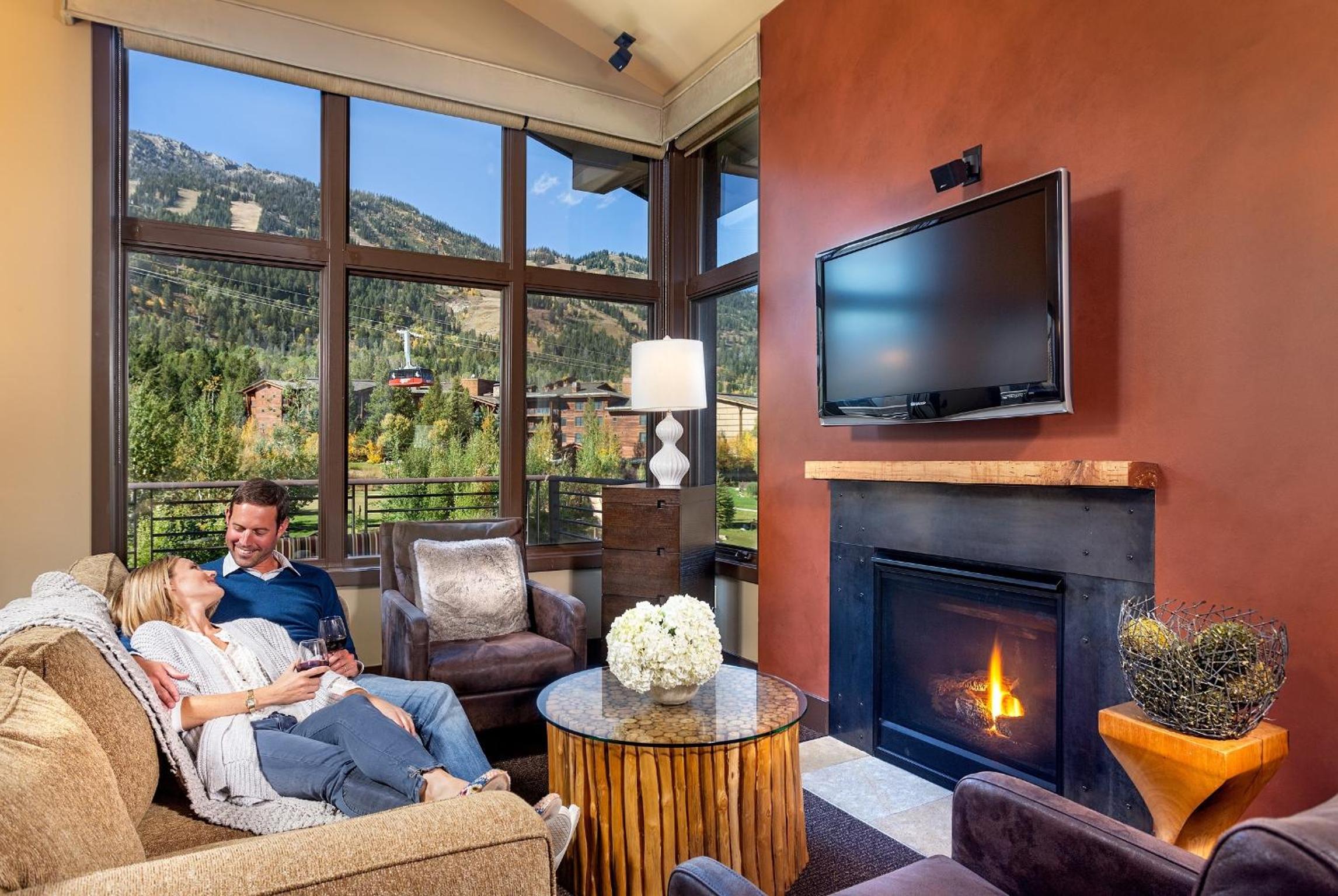 One-Bedroom Suite - Photo 8