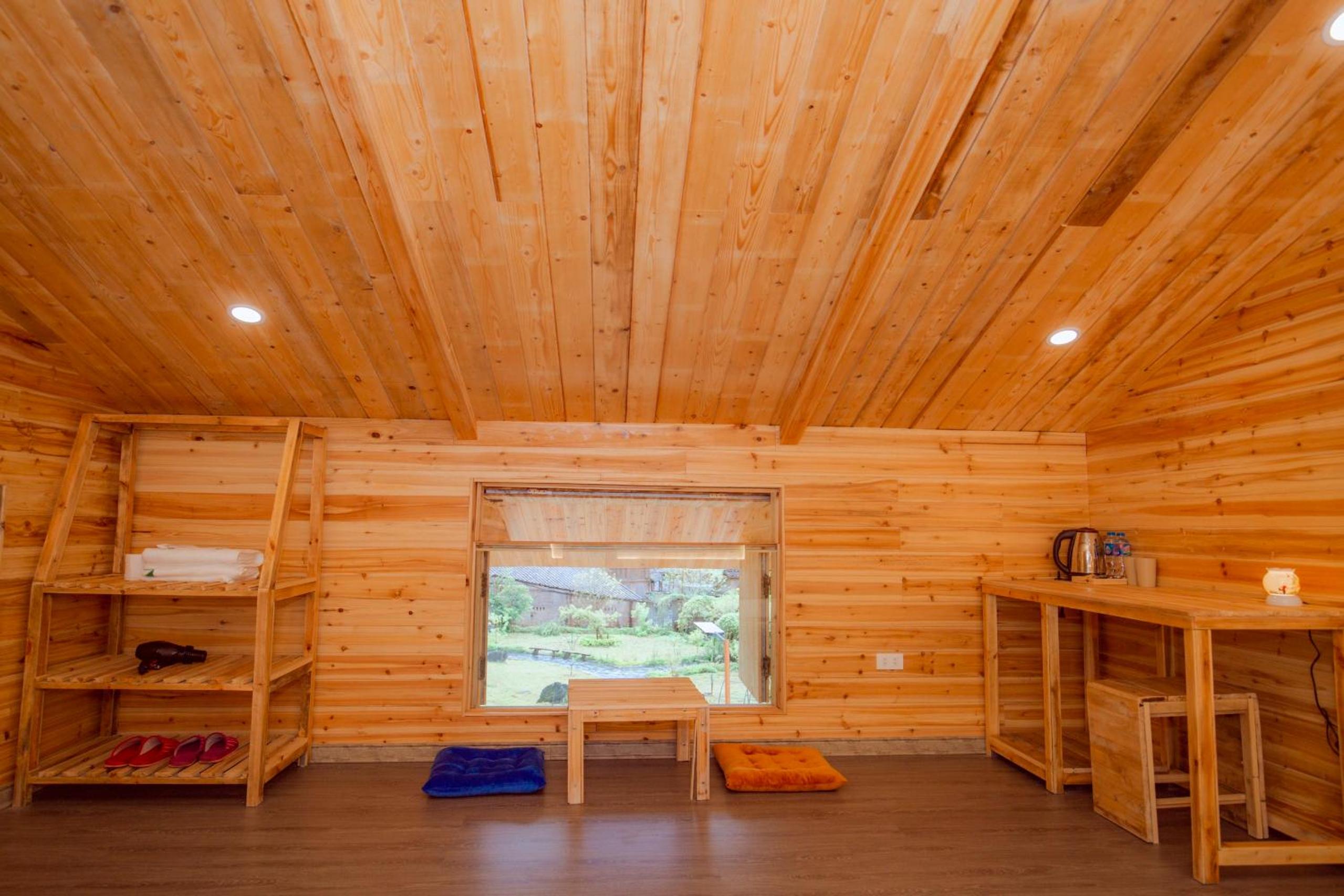 Quadruple Room with Mountain View photo 2