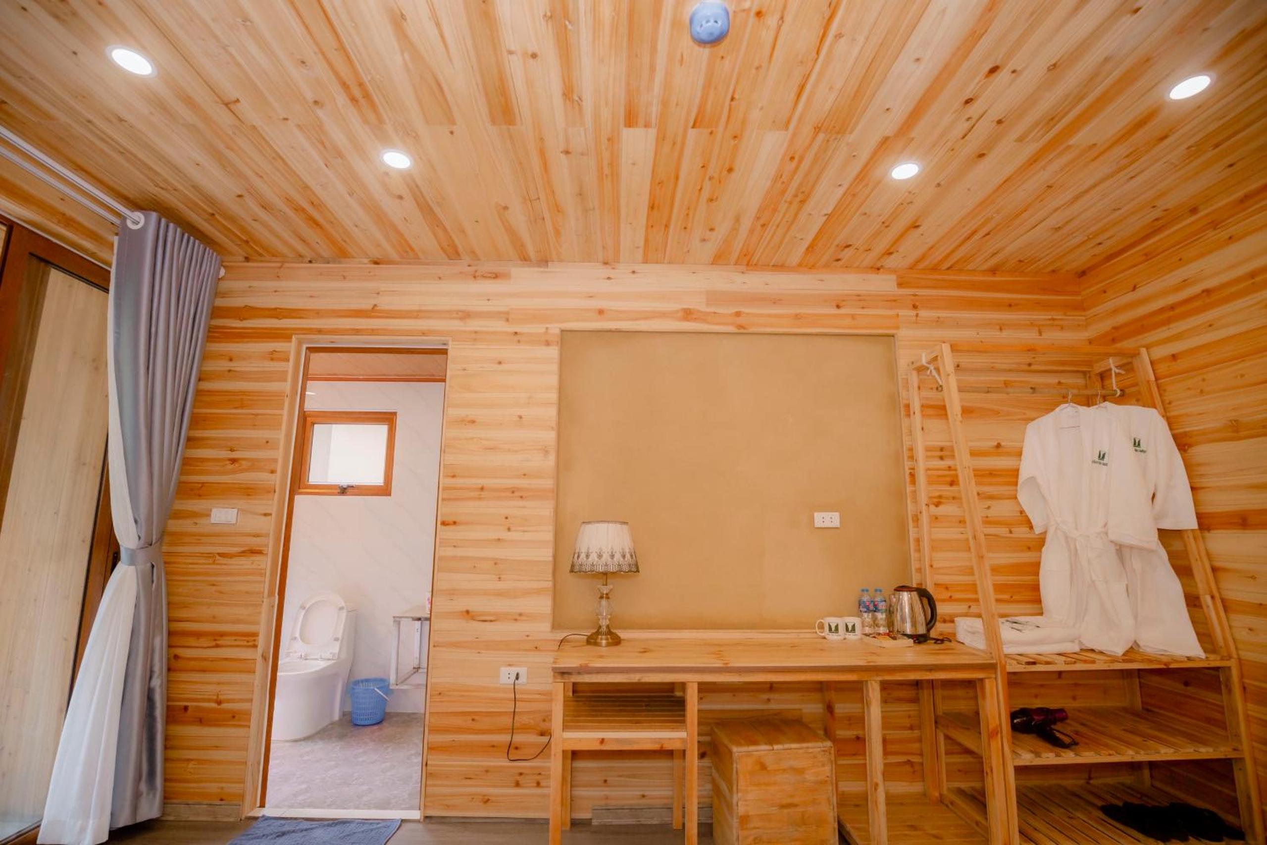 Deluxe Double Room with Balcony photo 1