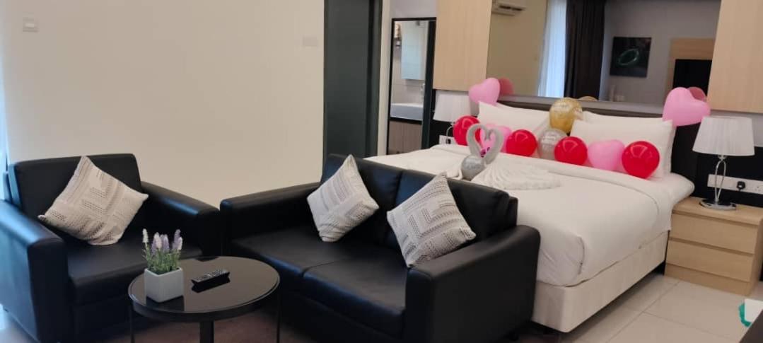 Studio Apartment photo 2