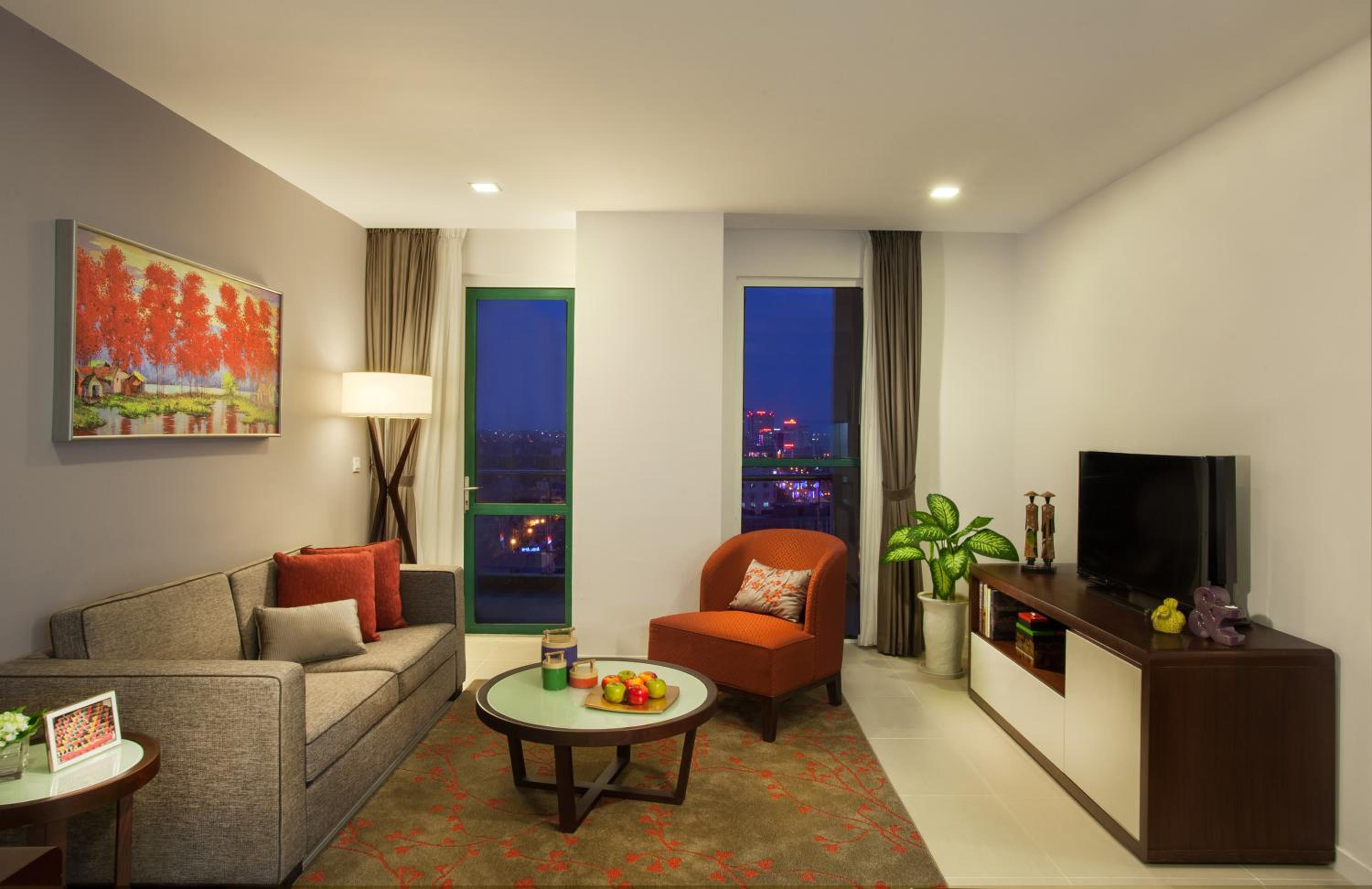 Deluxe Three-Bedroom Apartment